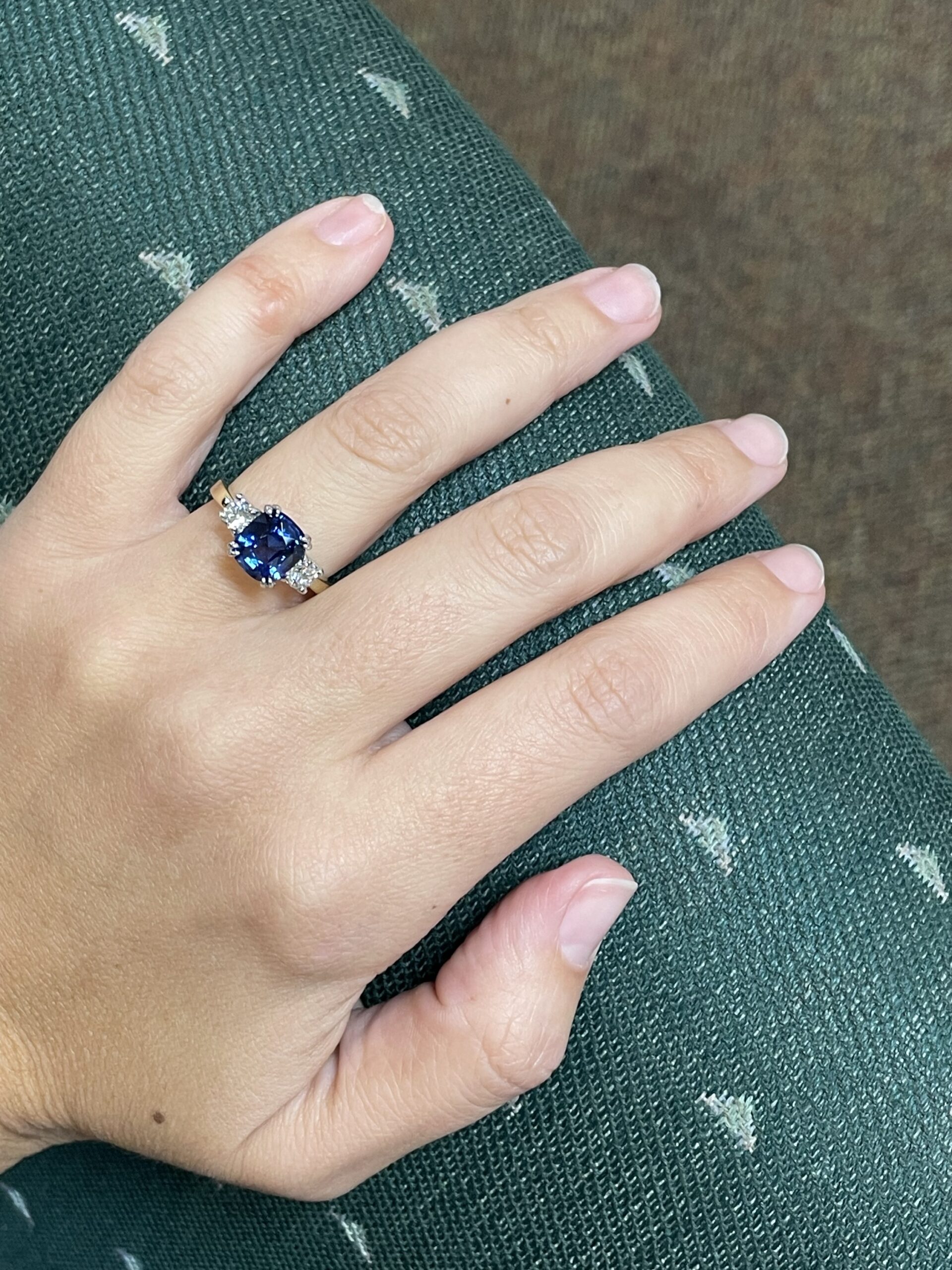 18k Yellow Gold & Platinum Genuine A.G.S. 2.69 Carat Ceylon Sapphire & Diamond 3 Stone Ring - Image 20