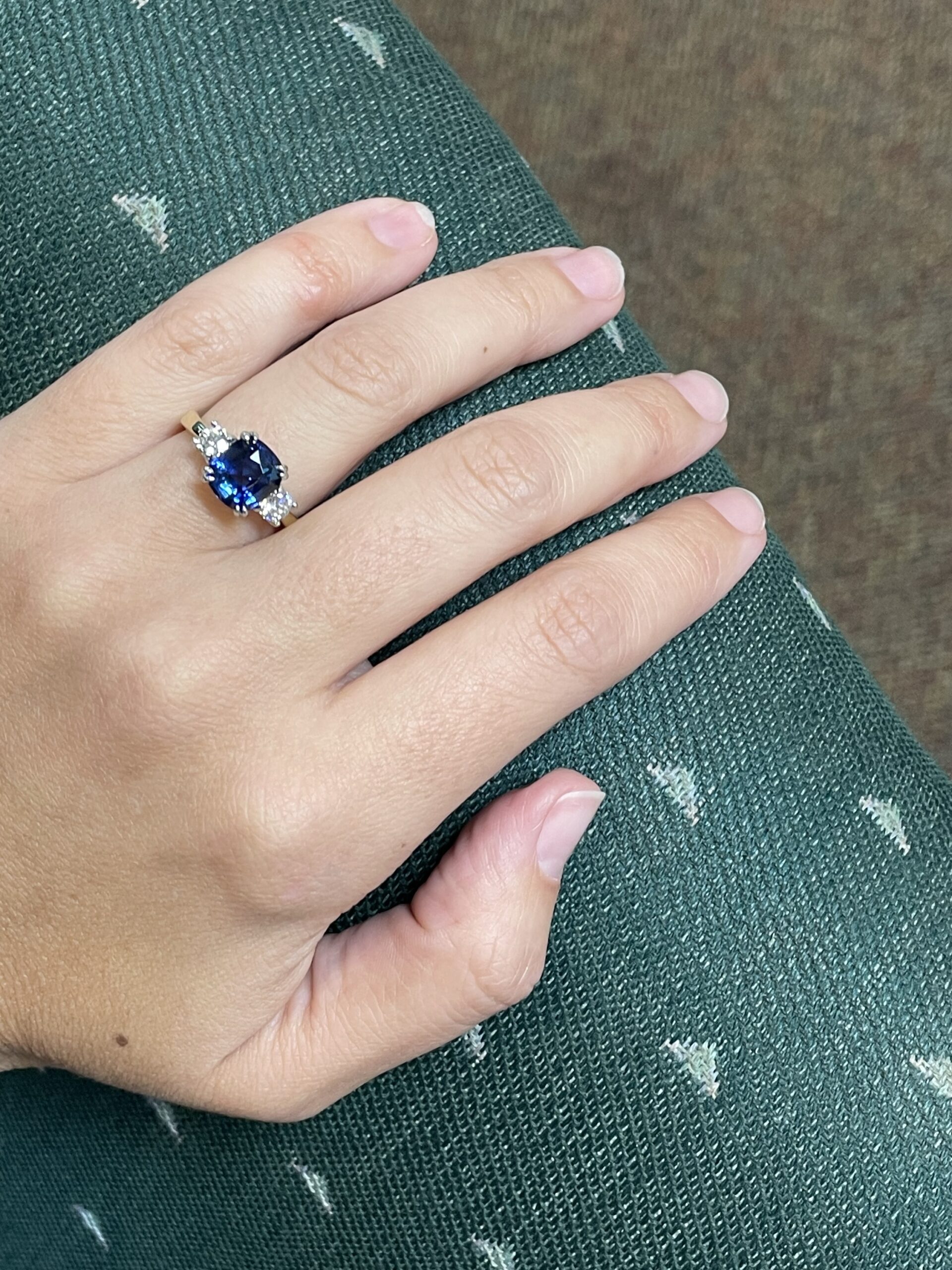 18k Yellow Gold & Platinum Genuine A.G.S. 2.69 Carat Ceylon Sapphire & Diamond 3 Stone Ring - Image 22