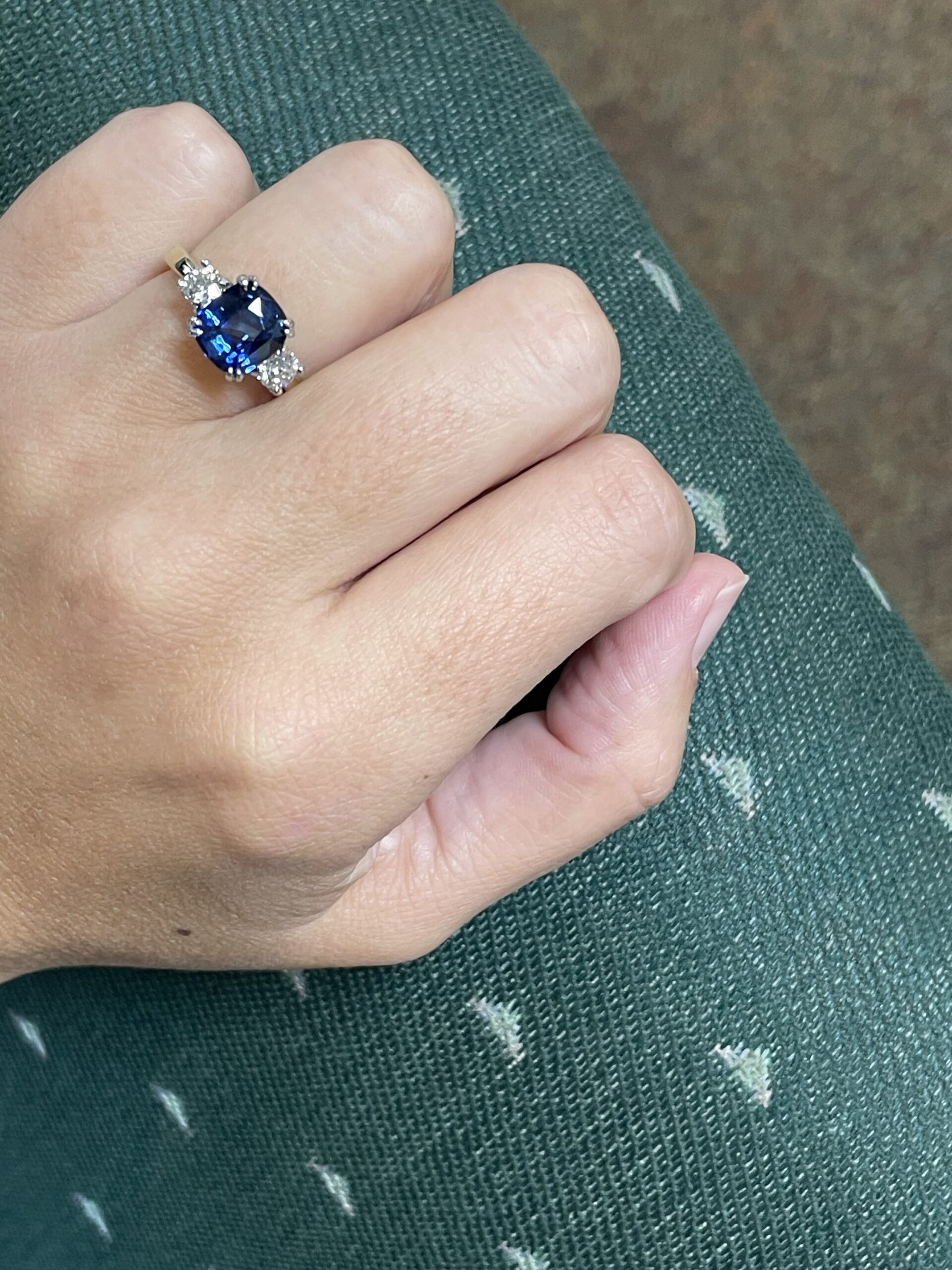 18k Yellow Gold & Platinum Genuine A.G.S. 2.69 Carat Ceylon Sapphire & Diamond 3 Stone Ring - Image 23