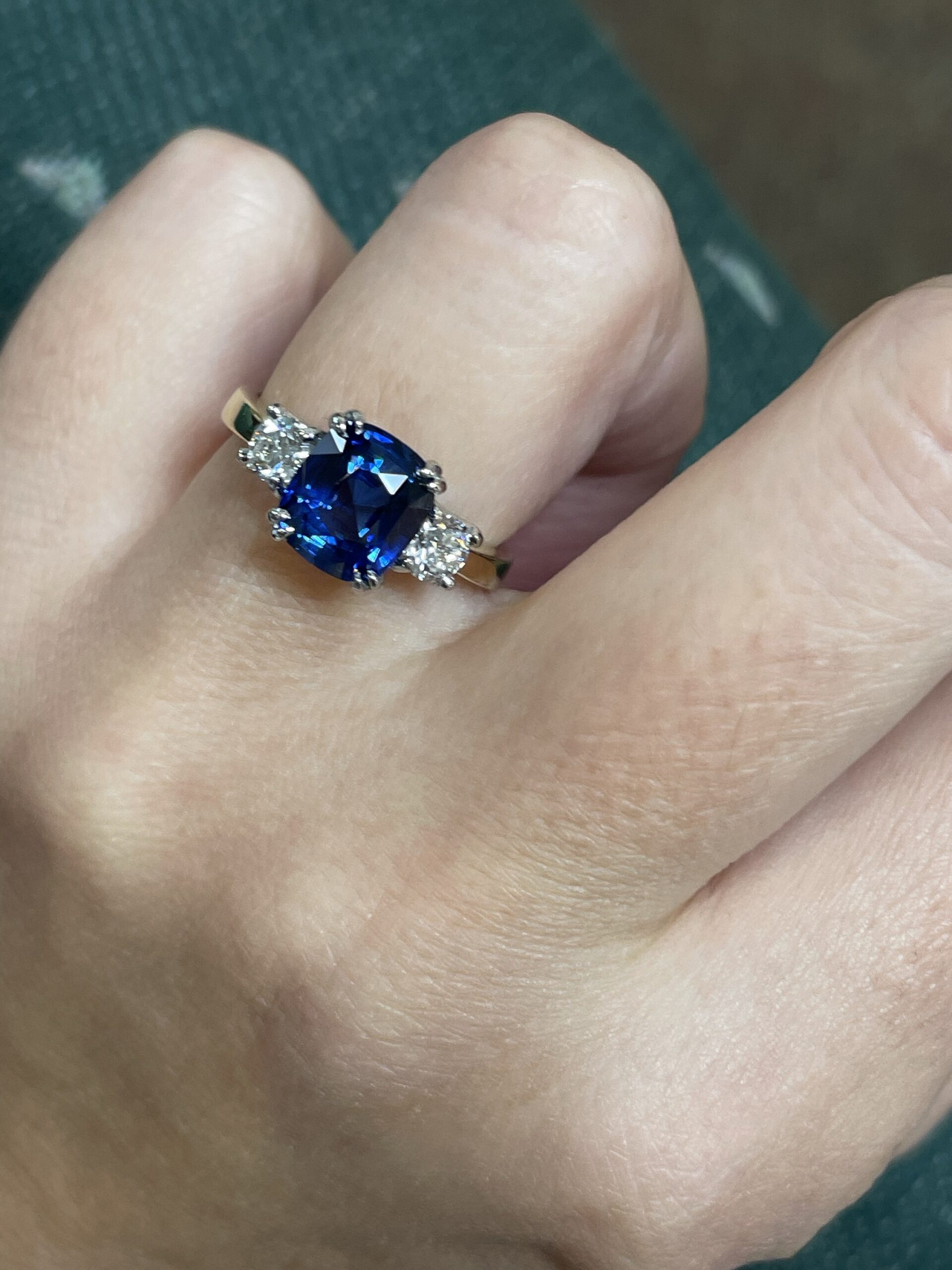 18k Yellow Gold & Platinum Genuine A.G.S. 2.69 Carat Ceylon Sapphire & Diamond 3 Stone Ring - Image 26