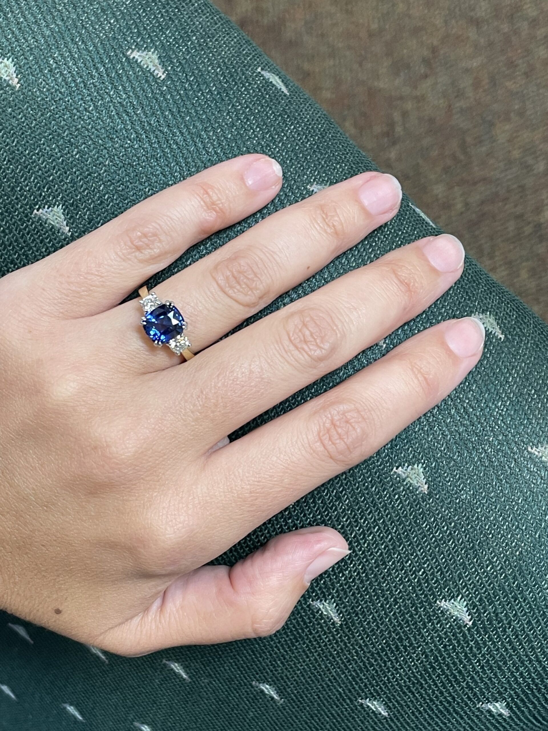 18k Yellow Gold & Platinum Genuine A.G.S. 2.69 Carat Ceylon Sapphire & Diamond 3 Stone Ring - Image 27