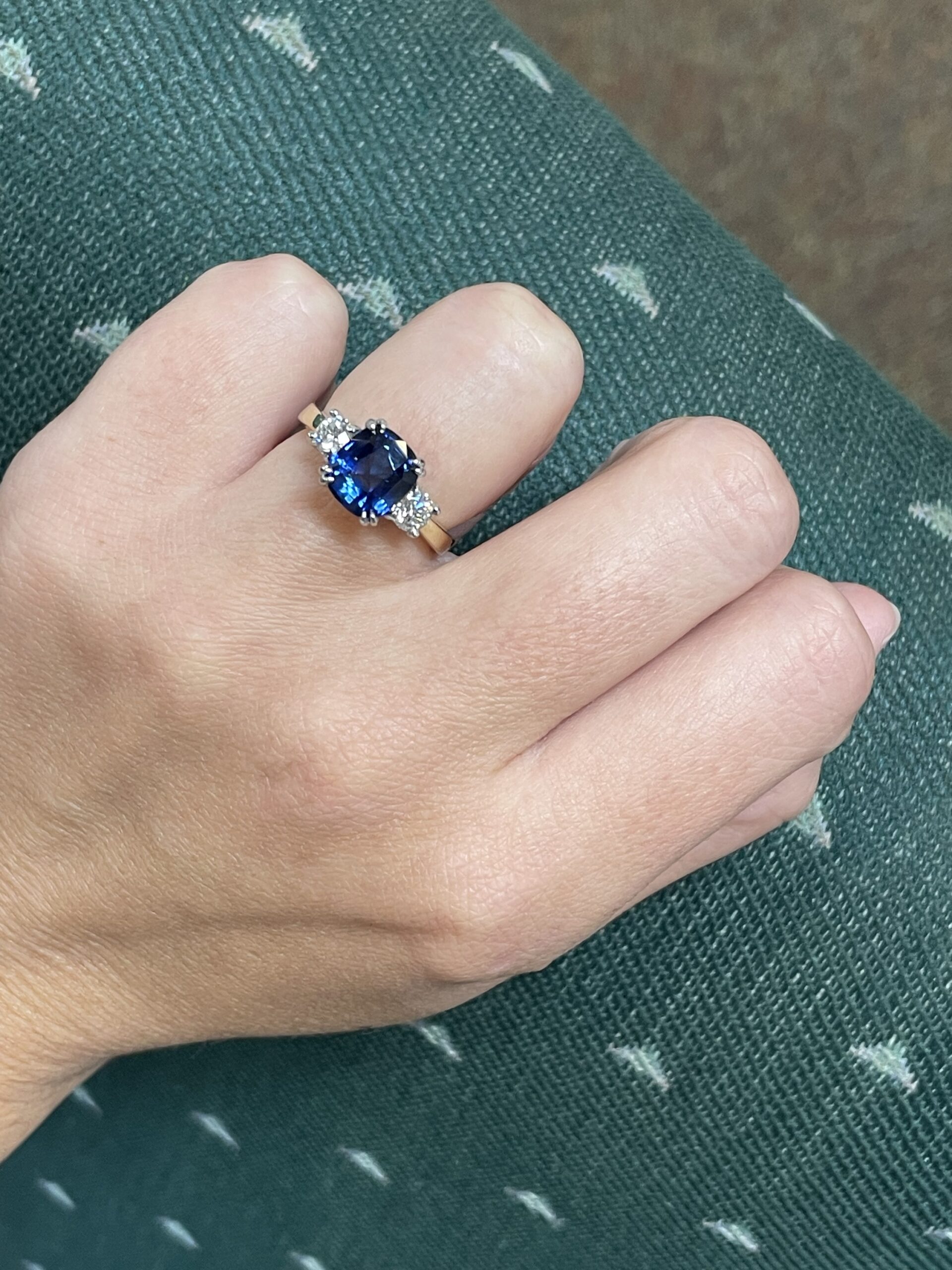 18k Yellow Gold & Platinum Genuine A.G.S. 2.69 Carat Ceylon Sapphire & Diamond 3 Stone Ring - Image 29