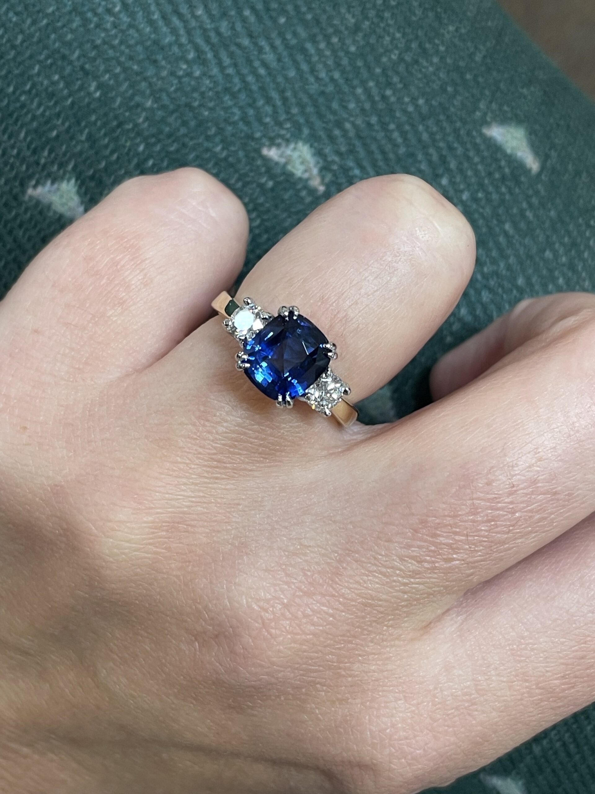 18k Yellow Gold & Platinum Genuine A.G.S. 2.69 Carat Ceylon Sapphire & Diamond 3 Stone Ring - Image 30