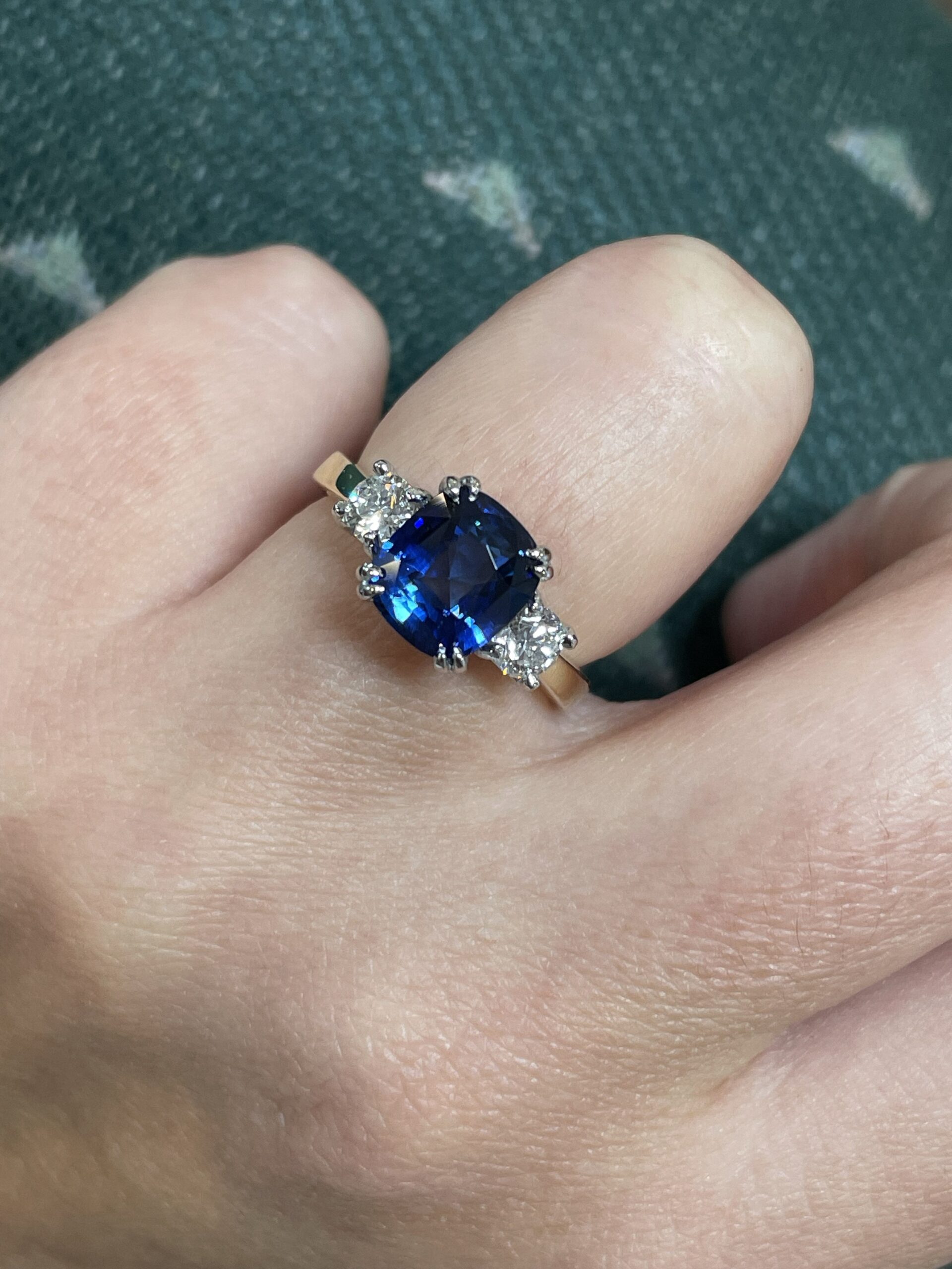 18k Yellow Gold & Platinum Genuine A.G.S. 2.69 Carat Ceylon Sapphire & Diamond 3 Stone Ring - Image 32