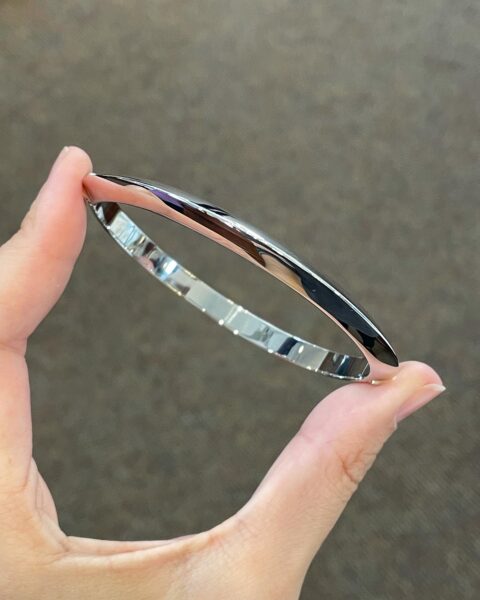 18k White Gold Knife Edge Hinged Bangle Bracelet