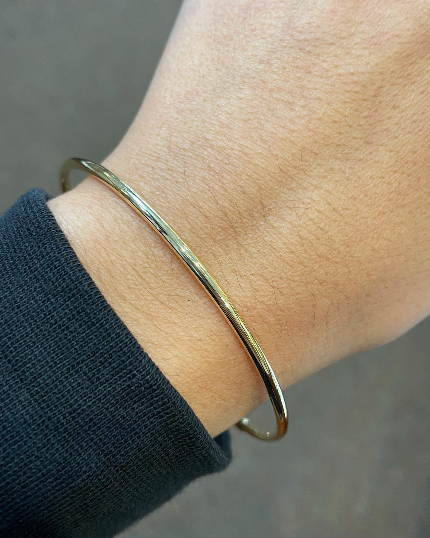 18k Yellow Gold Round Slip-On Bangle Bracelet From Italy - Image 14