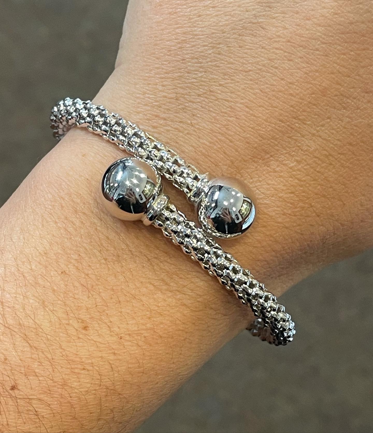 18k White Gold Flexible Cuff Ball Bracelet - Image 4