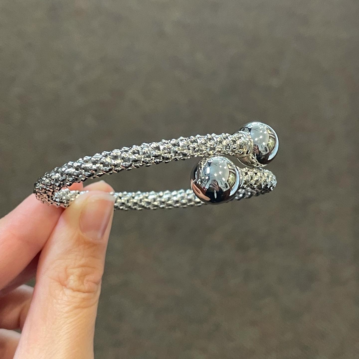 18k White Gold Flexible Cuff Ball Bracelet - Image 11