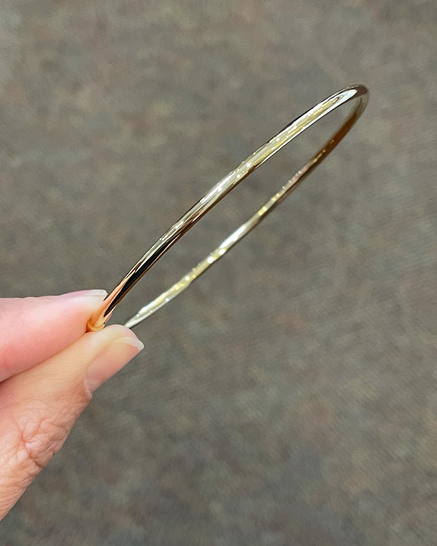 18k Yellow Gold Round Slip-On Bangle Bracelet From Italy - Image 7