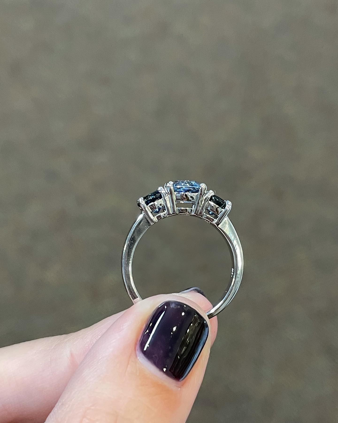 14k White Gold Genuine Gray Blue & Blue Sapphire 3 Stone Ring - Image 18