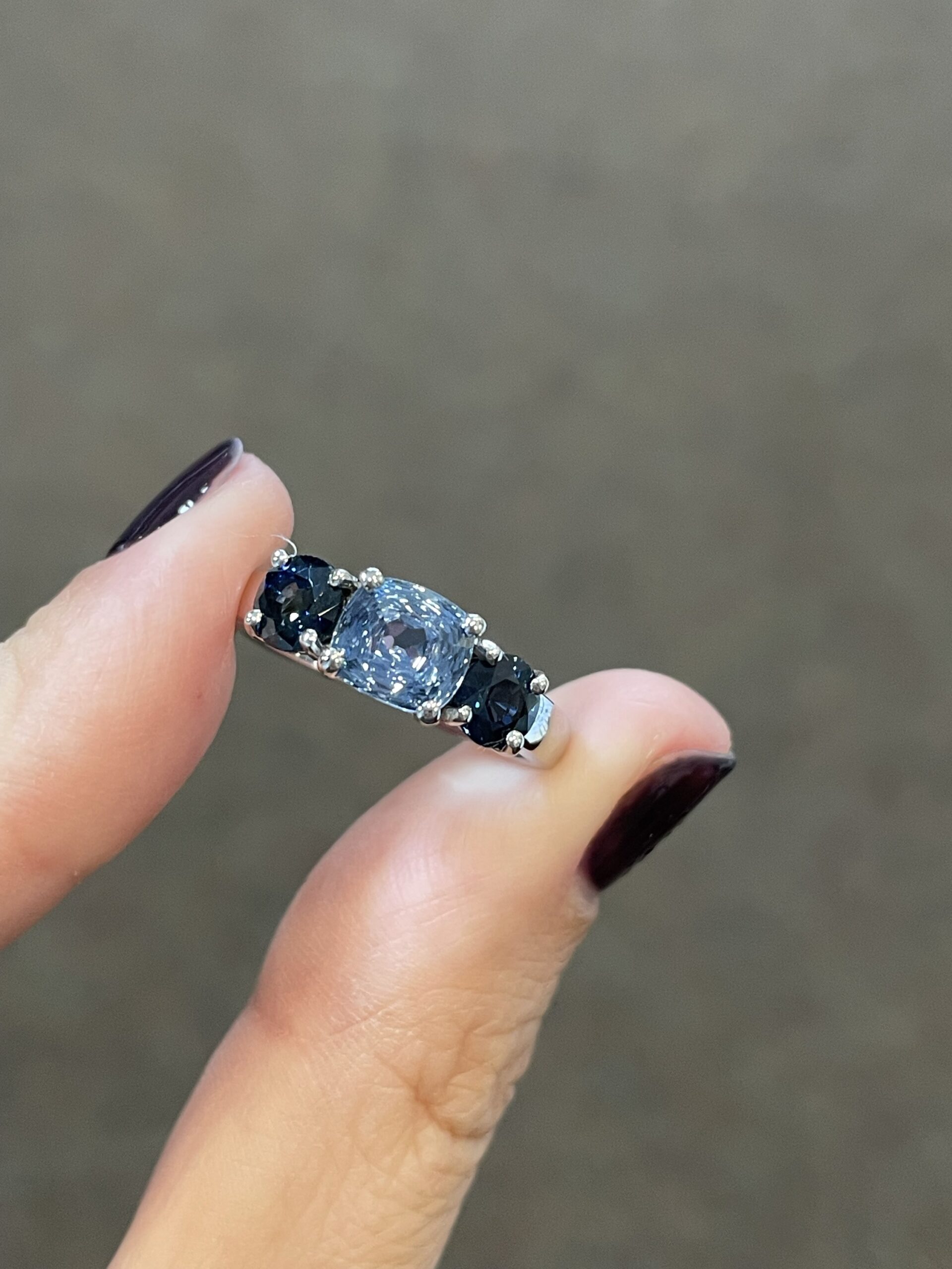 14k White Gold Genuine Gray Blue & Blue Sapphire 3 Stone Ring - Image 2