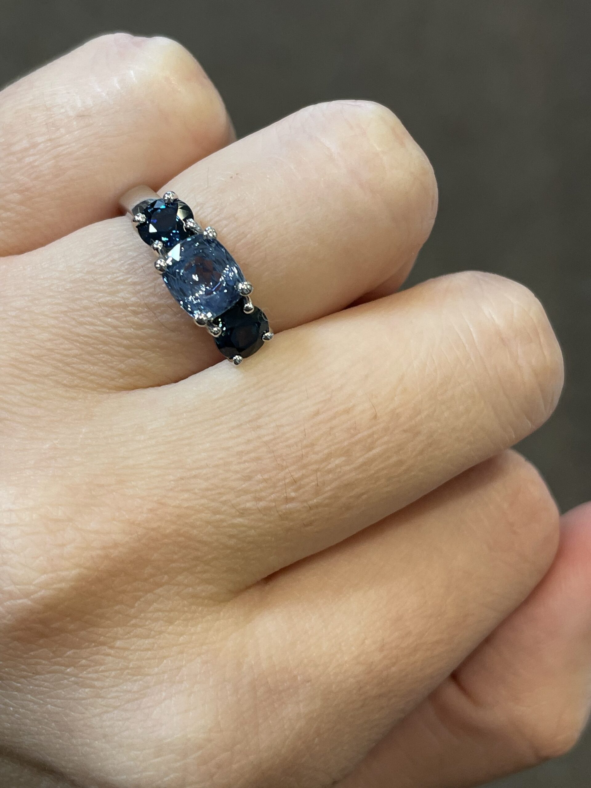 14k White Gold Genuine Gray Blue & Blue Sapphire 3 Stone Ring - Image 6