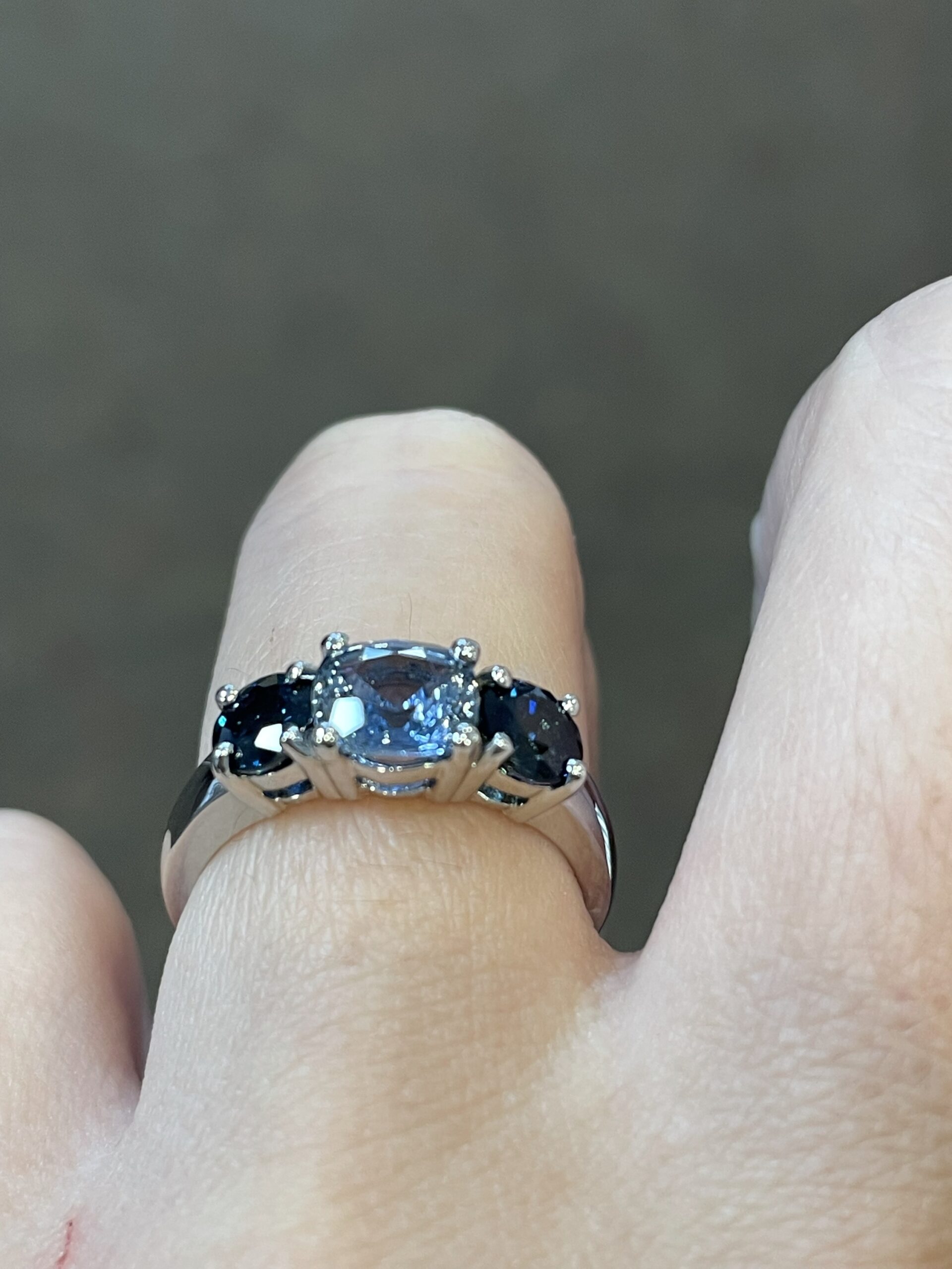 14k White Gold Genuine Gray Blue & Blue Sapphire 3 Stone Ring - Image 8