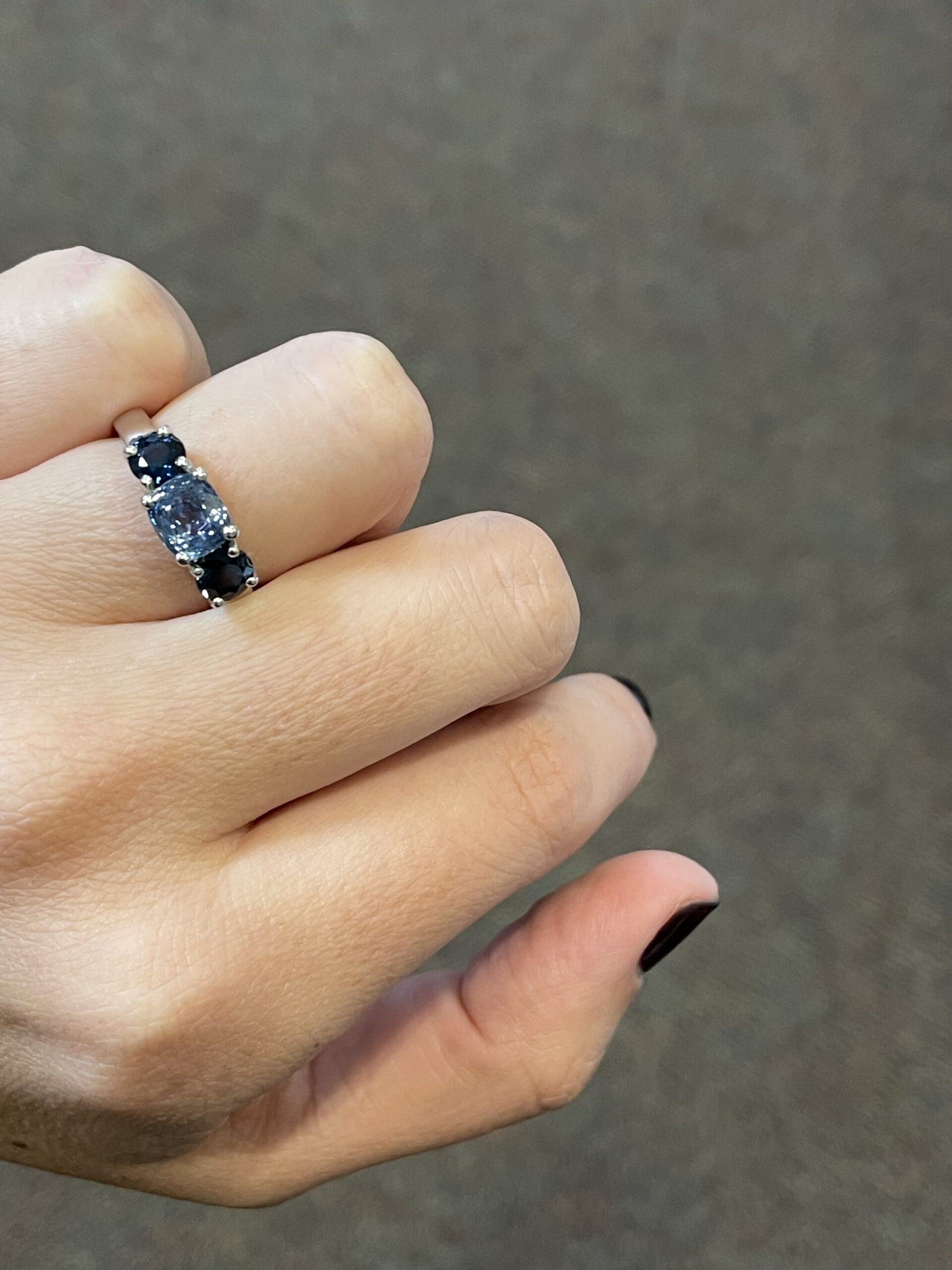 14k White Gold Genuine Gray Blue & Blue Sapphire 3 Stone Ring - Image 15