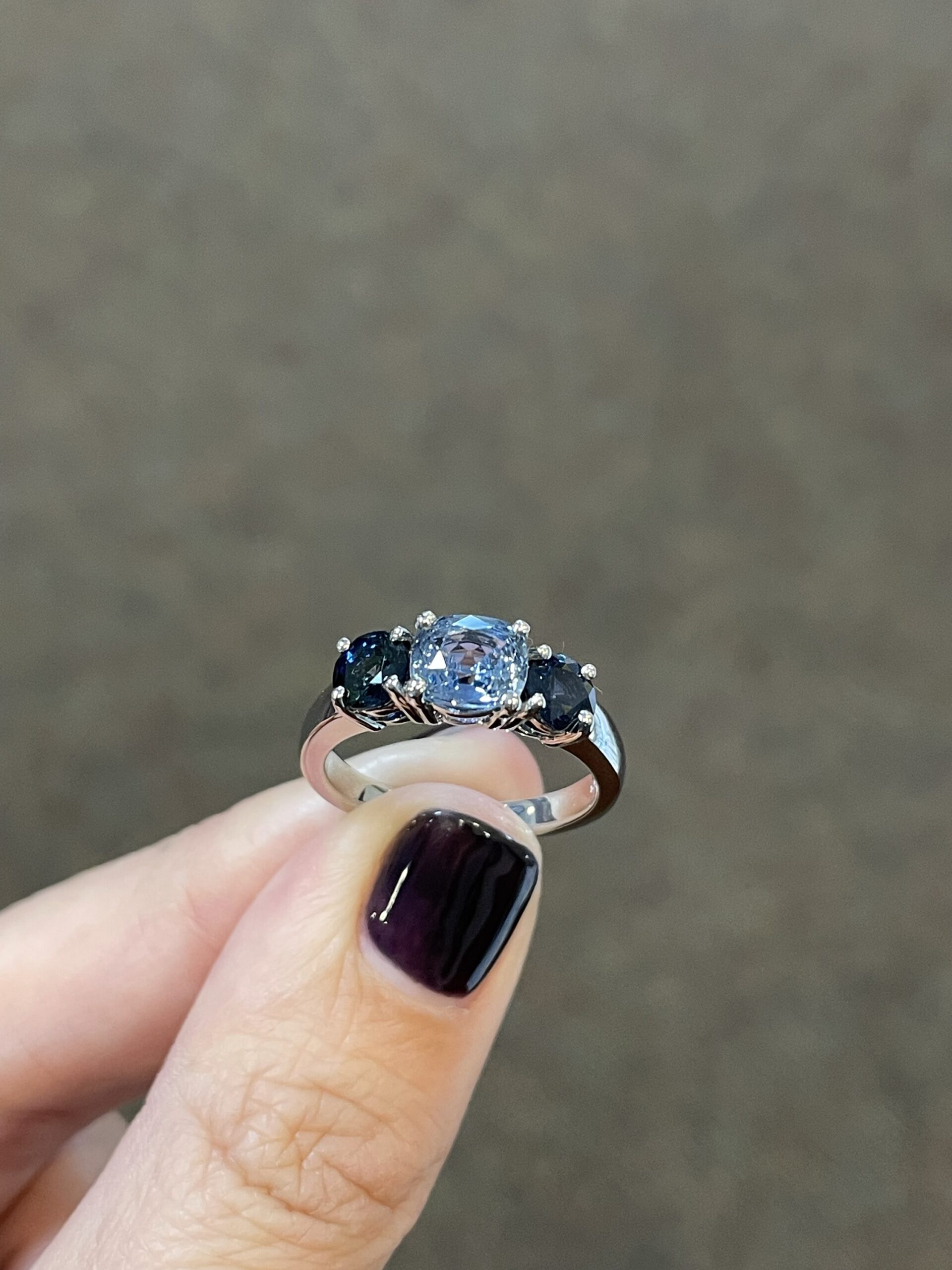 14k White Gold Genuine Gray Blue & Blue Sapphire 3 Stone Ring - Image 3