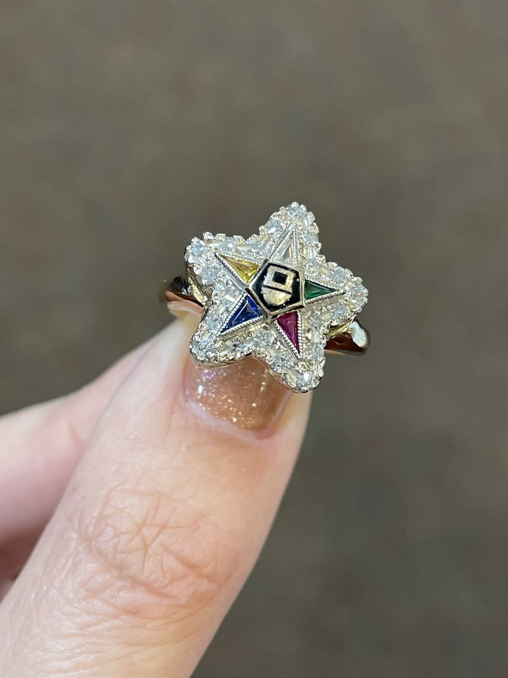 Vintage 10K Yellow Gold Genuine Diamond Eastern Star Ring - Image 5
