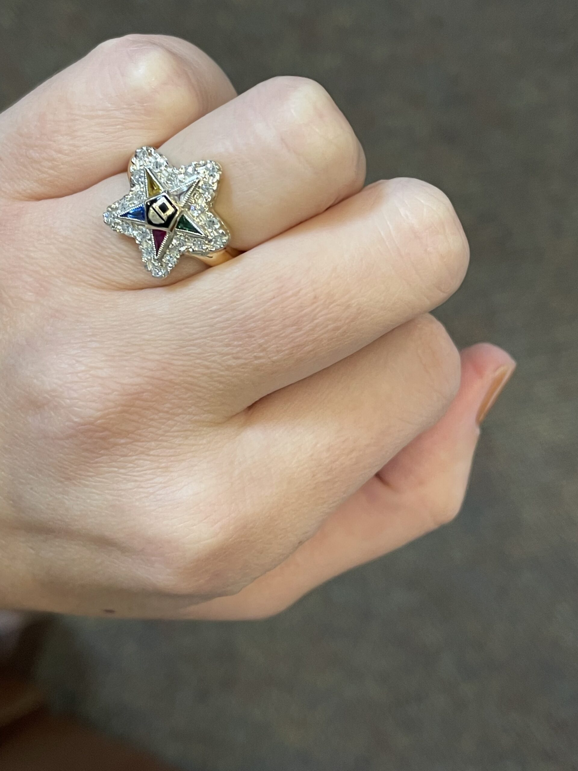 Vintage 10K Yellow Gold Genuine Diamond Eastern Star Ring - Image 6