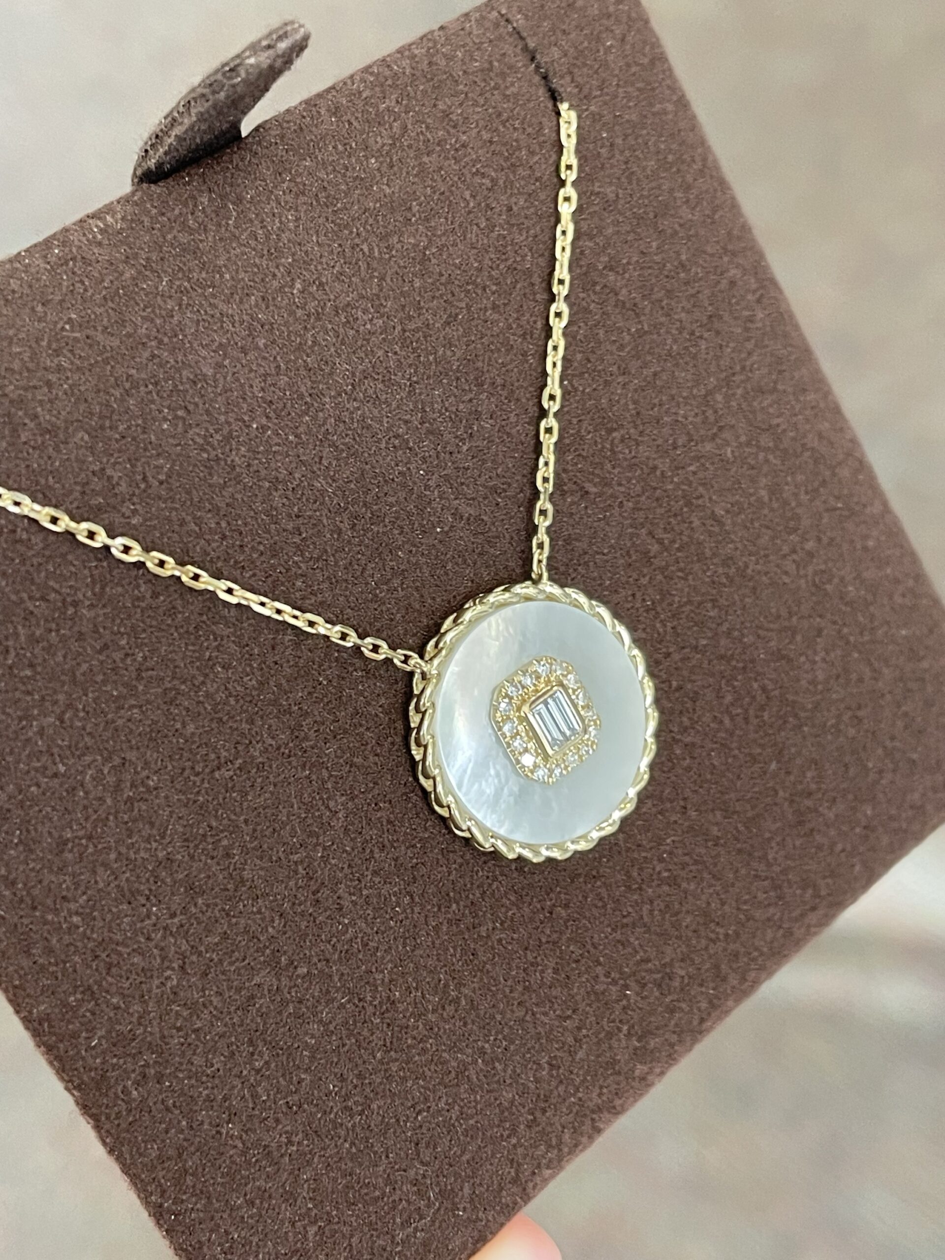 14k Yellow Gold Mother of Pearl & Diamond Disc Pendant - Image 27