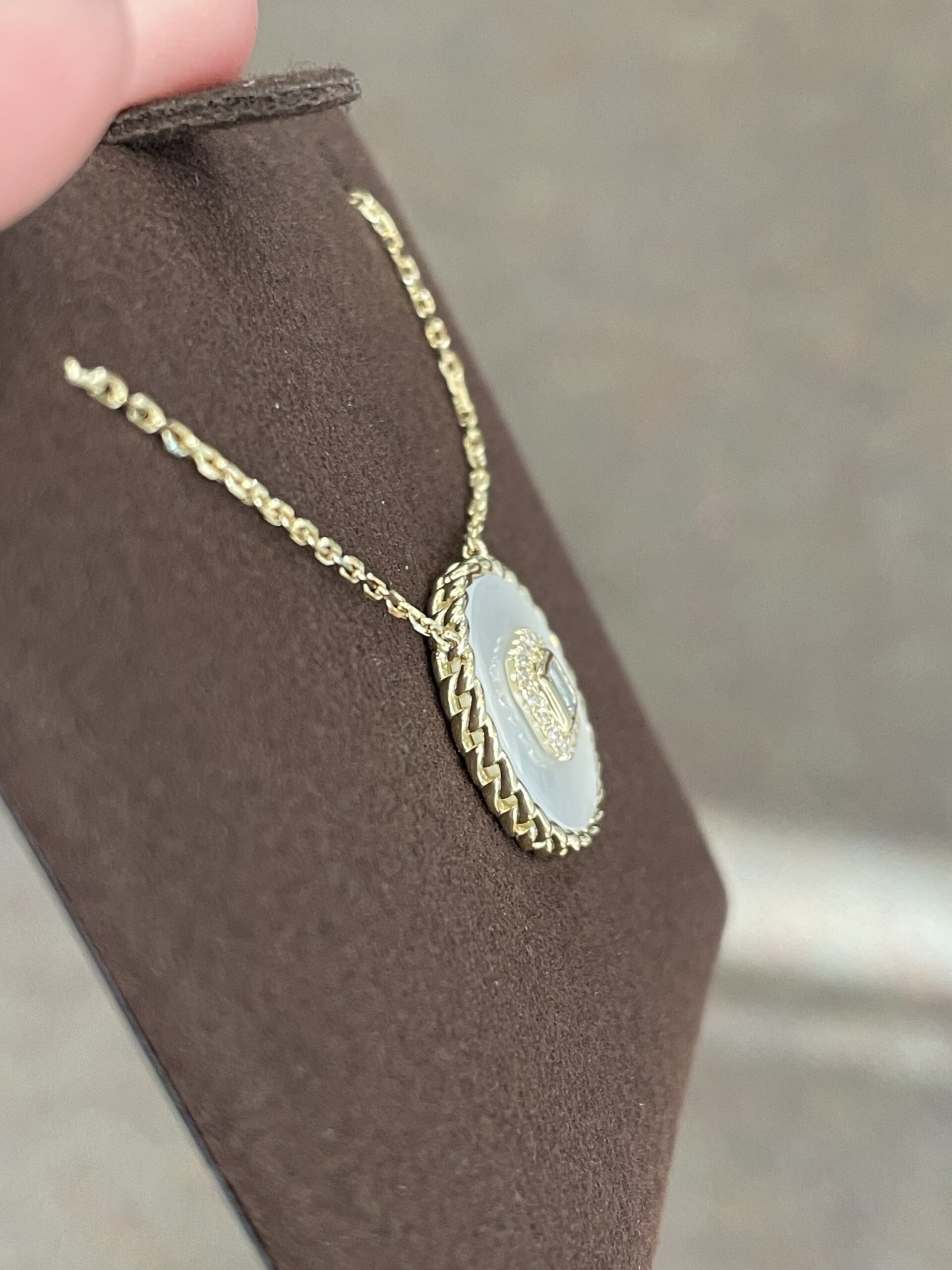 14k Yellow Gold Mother of Pearl & Diamond Disc Pendant - Image 28