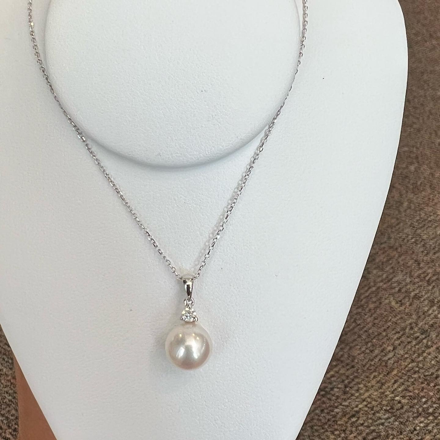 14k White Gold 8.6 MM Cultured Pearl & Diamond Pendant - Image 4