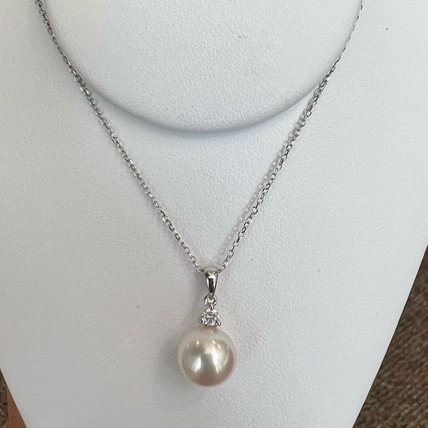 14k White Gold 8.6 MM Cultured Pearl & Diamond Pendant - Image 5