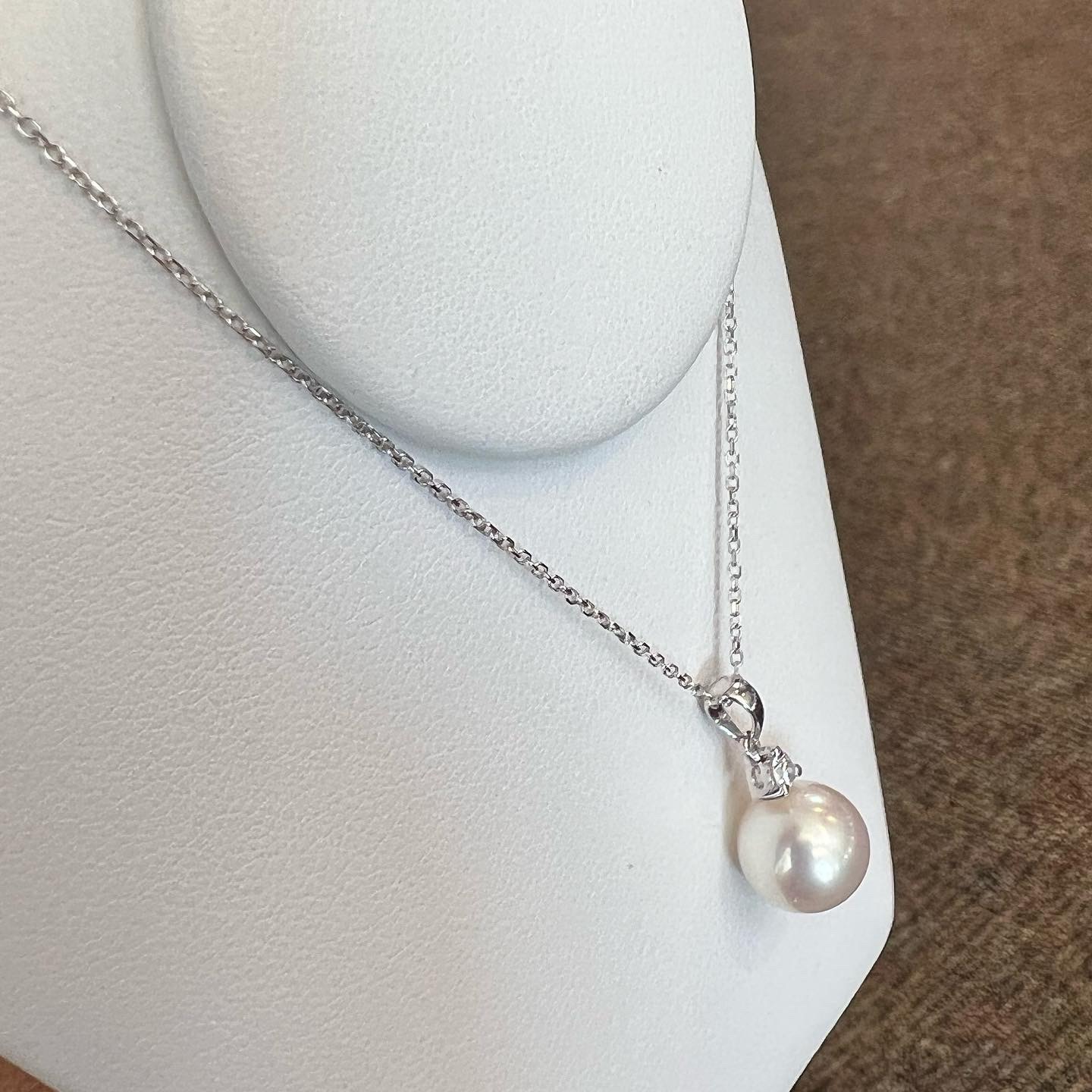 14k White Gold 8.6 MM Cultured Pearl & Diamond Pendant - Image 6