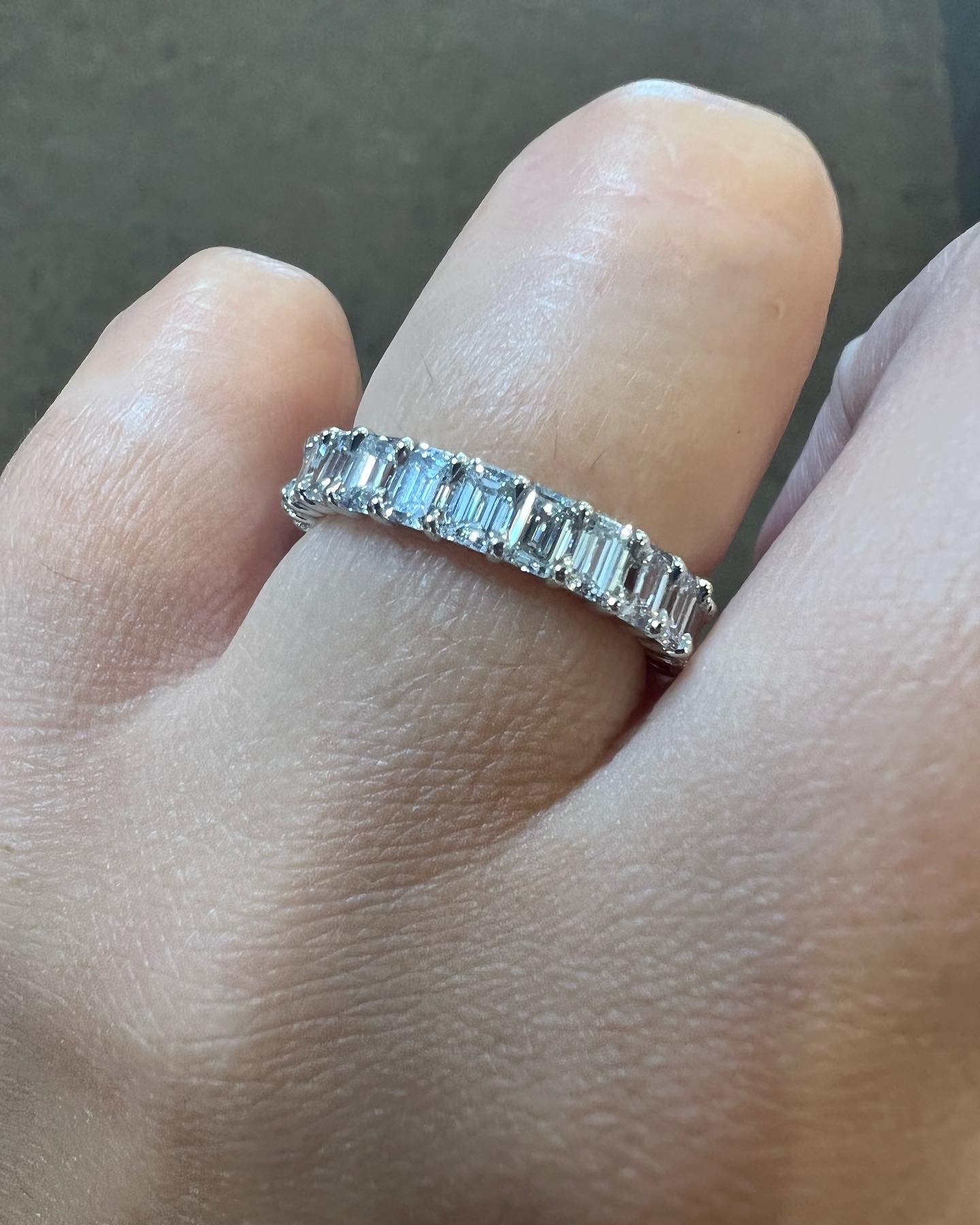 Platinum 24 Stone Genuine 3.50 Carat Emerald Cut Diamond Eternity Band - Image 19