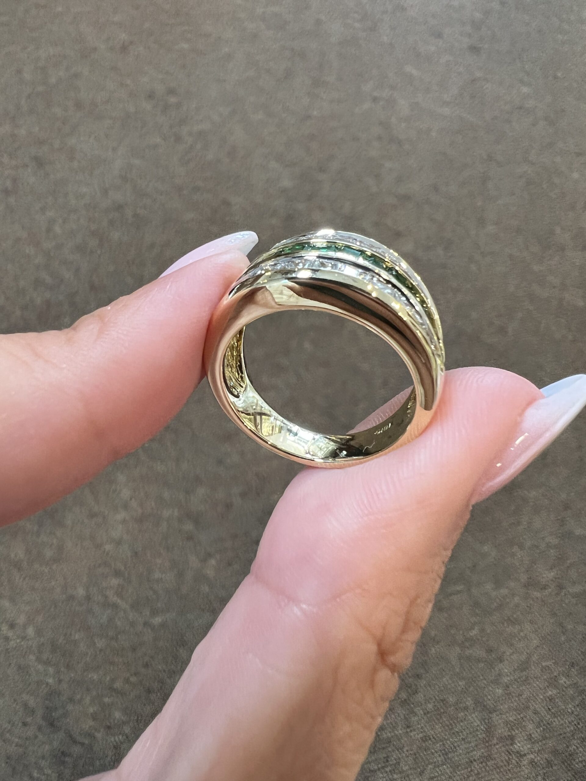 Vintage 18k Yellow Gold Genuine Emerald & Diamond Wide Band Ring - Image 7