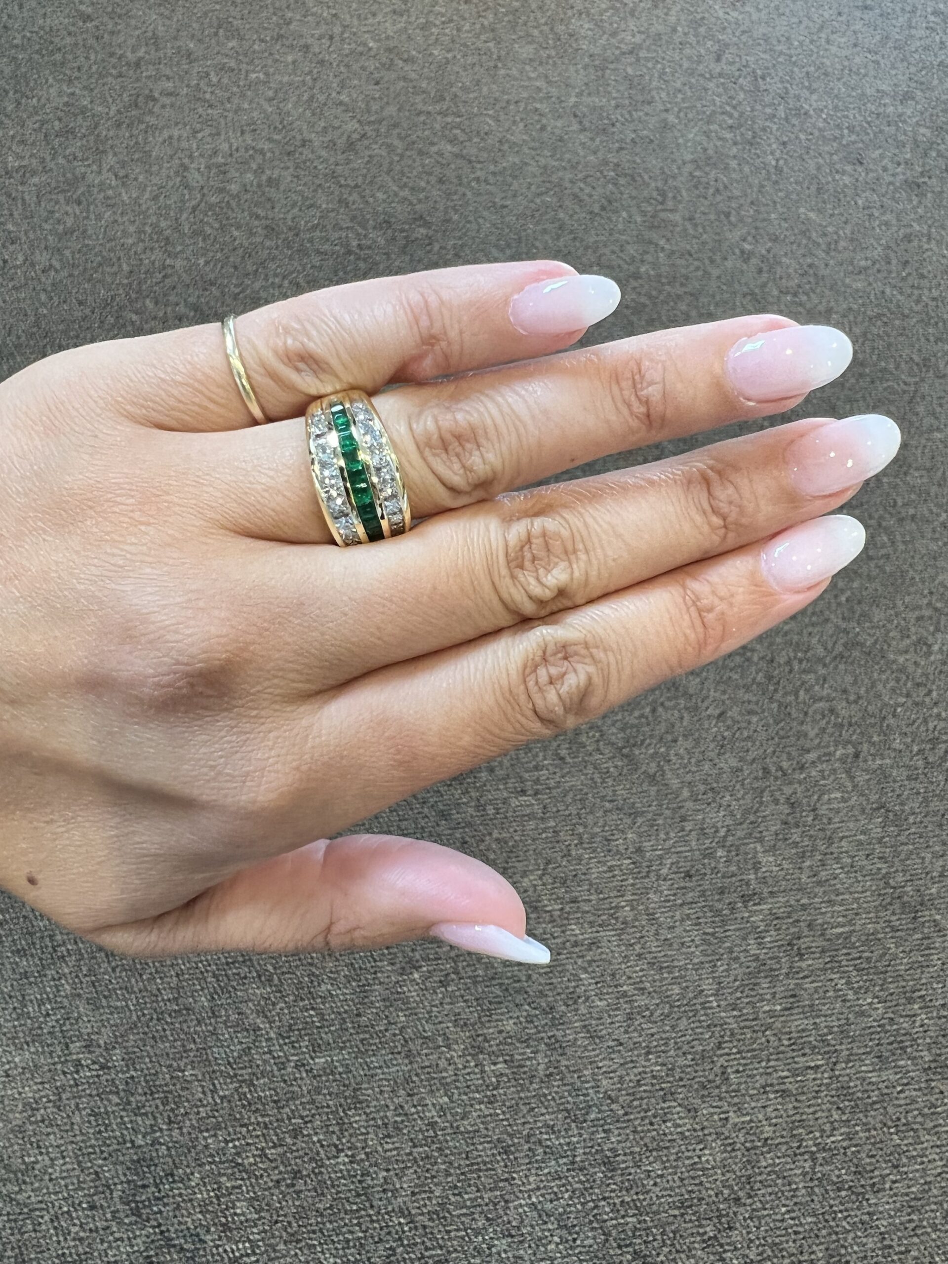 Vintage 18k Yellow Gold Genuine Emerald & Diamond Wide Band Ring - Image 16