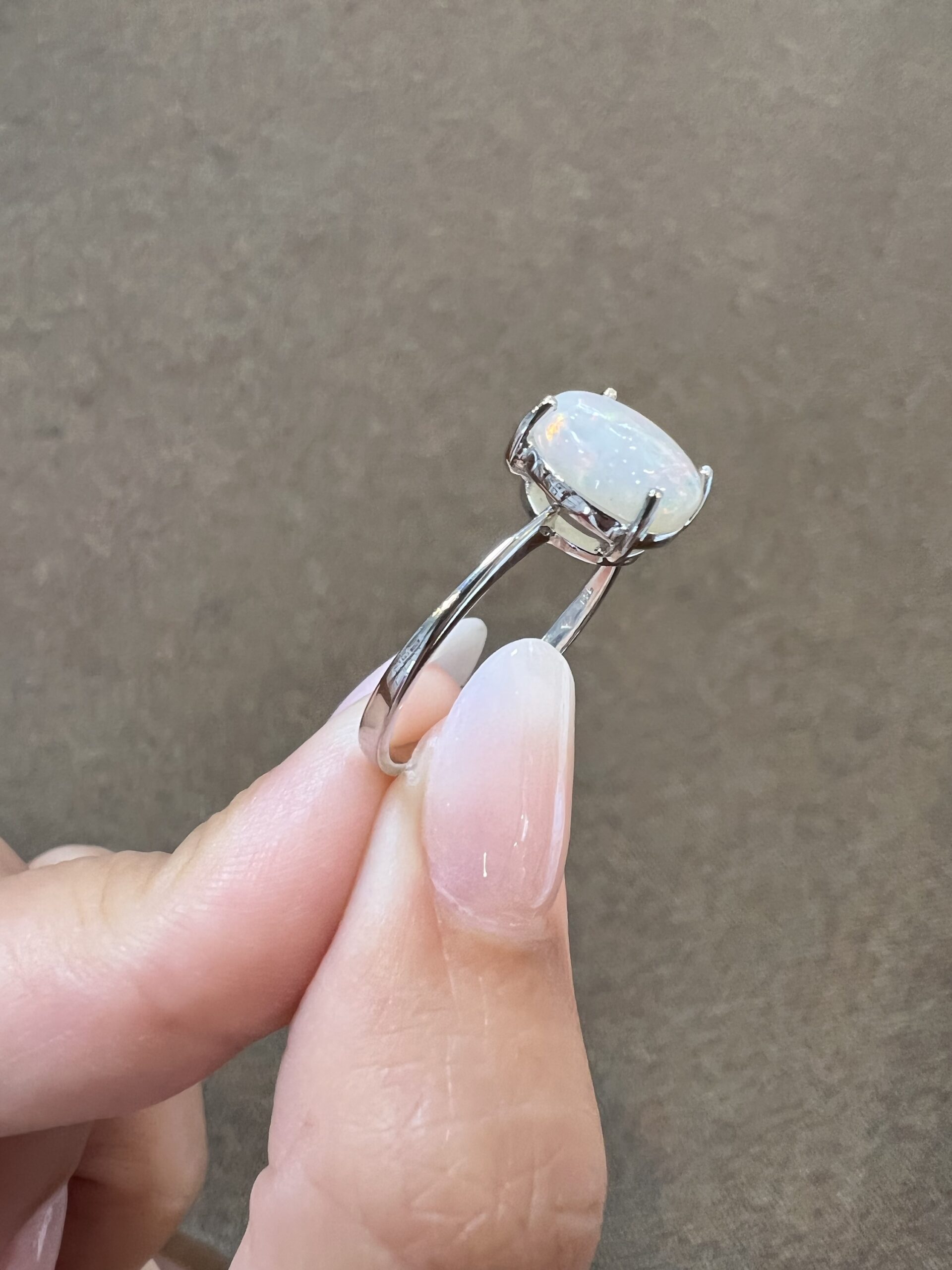 18k White Gold Genuine Opal Ring - Image 10