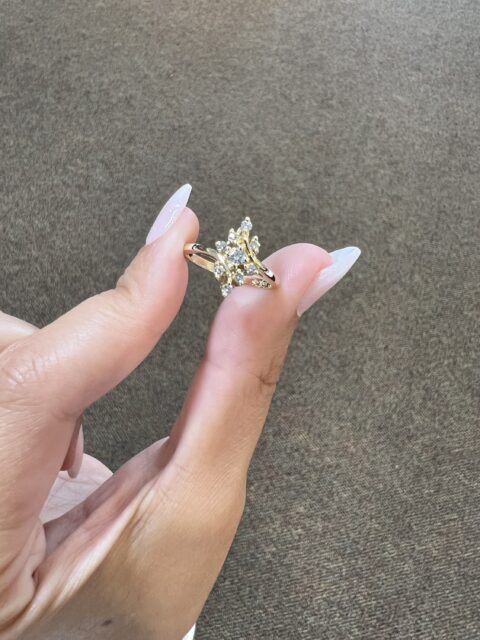 Vintage 14k Yellow Gold Genuine 1/4 Cttw Round Brilliant Cut Diamond Cluster Ring