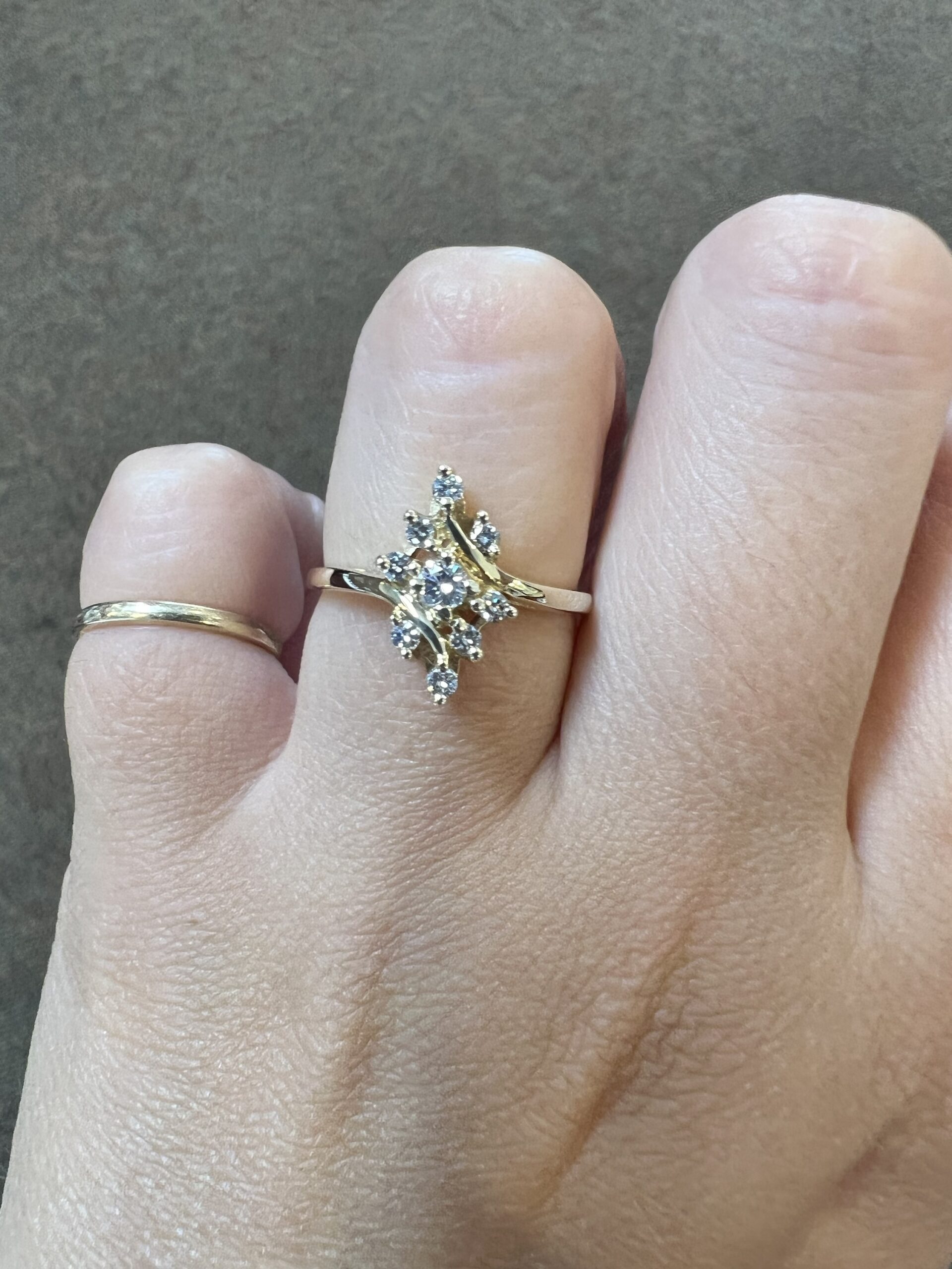 Vintage 14k Yellow Gold Genuine 1/4 Cttw Round Brilliant Cut Diamond Cluster Ring - Image 10