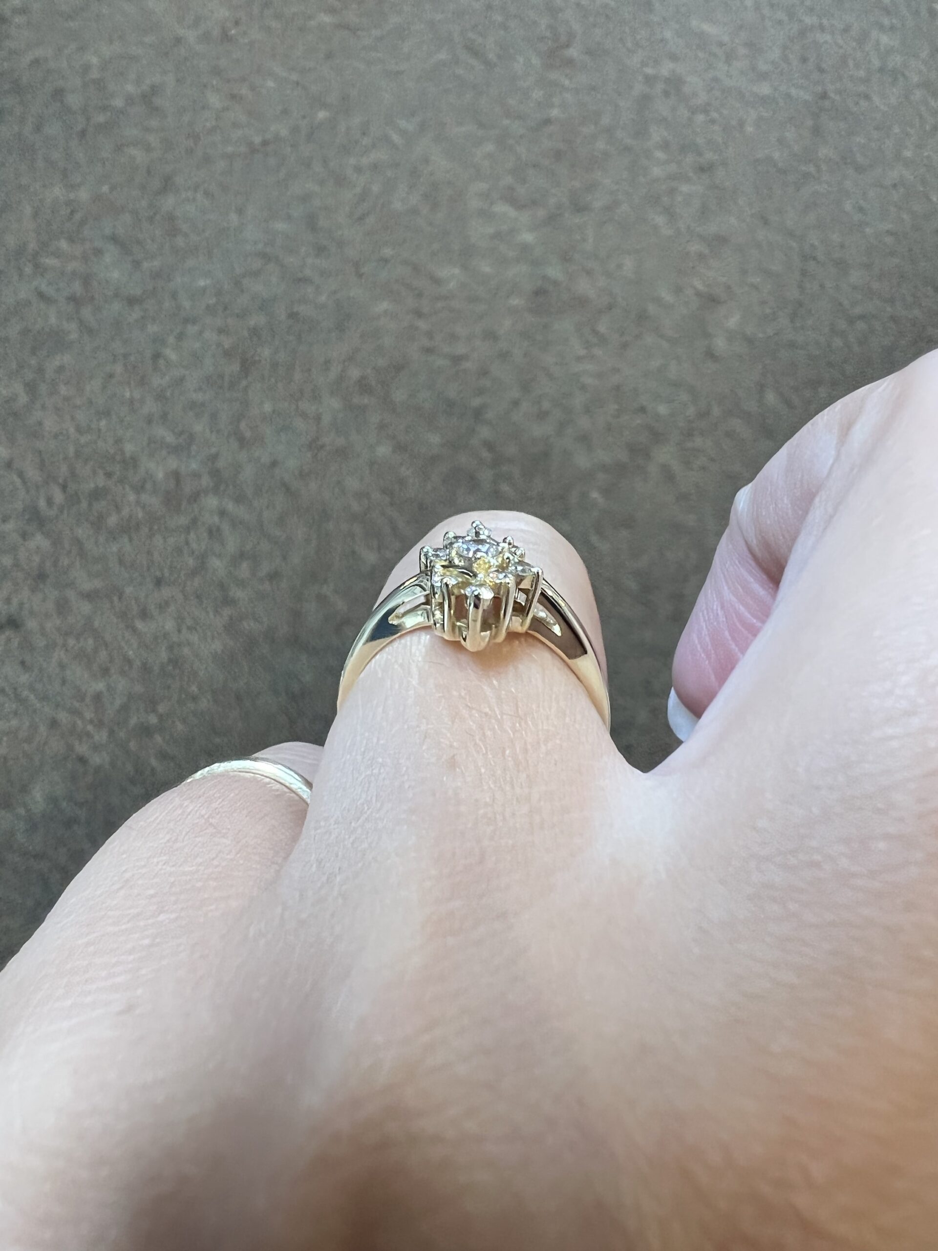 Vintage 14k Yellow Gold Genuine 1/4 Cttw Round Brilliant Cut Diamond Cluster Ring - Image 12