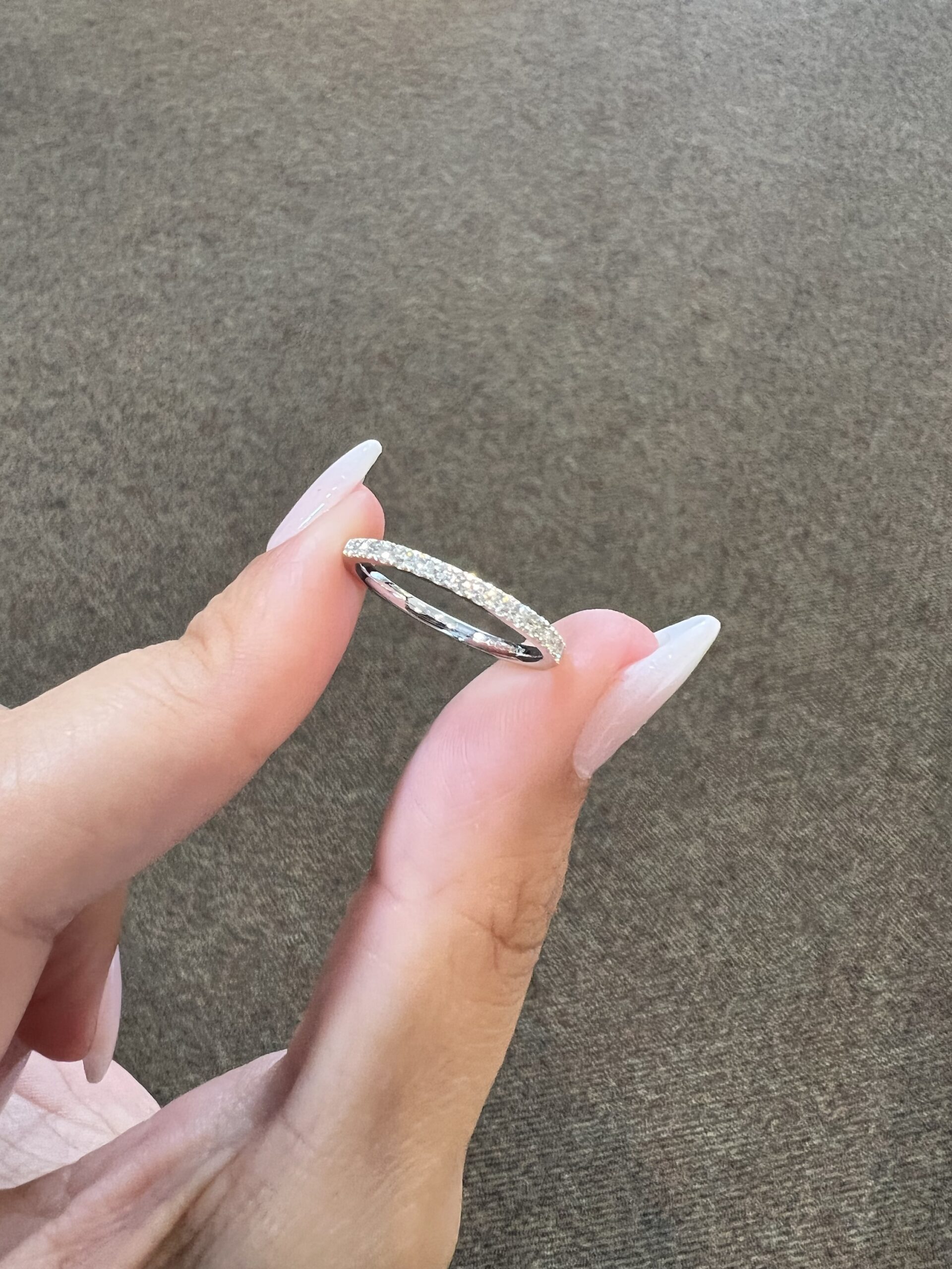 14k White Gold 15 Stone Genuine .25 Cttw Round Brilliant Cut Diamond Band - Image 15