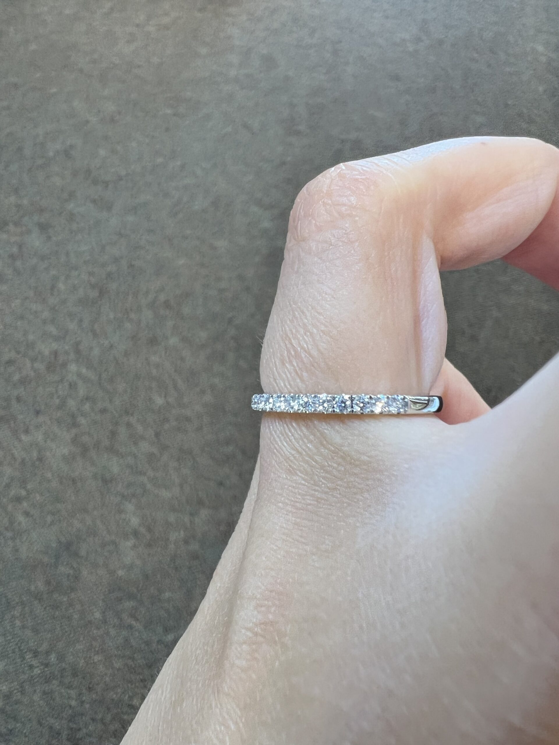 14k White Gold 15 Stone Genuine .25 Cttw Round Brilliant Cut Diamond Band - Image 29