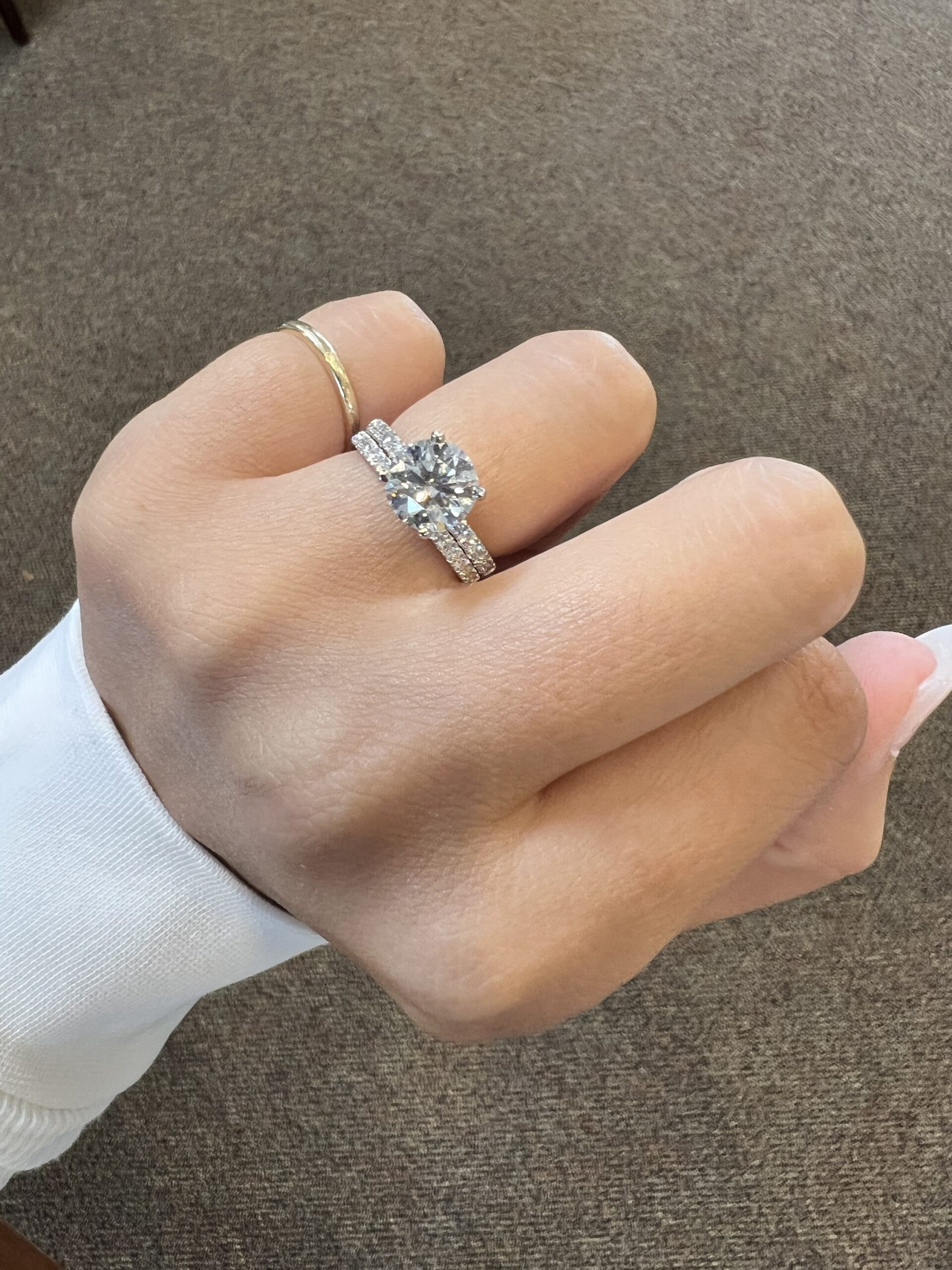 14k White Gold 15 Stone Genuine .25 Cttw Round Brilliant Cut Diamond Band - Image 31