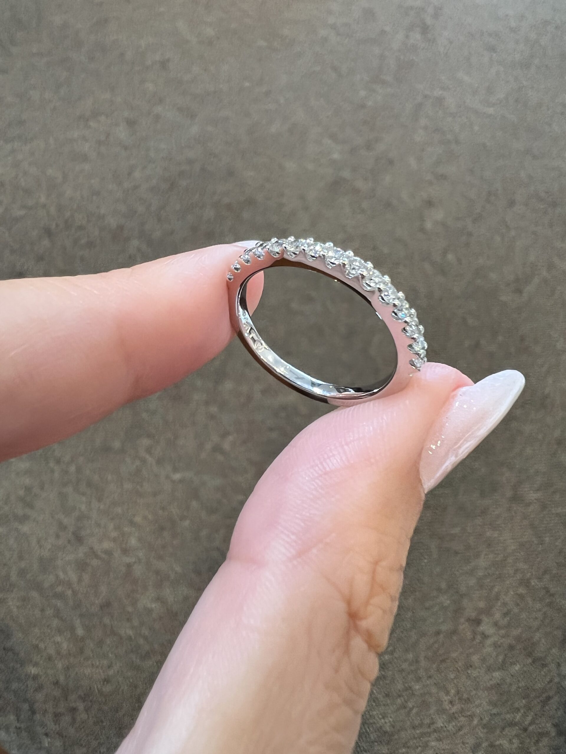 Platinum 15 Stone Genuine .41 Cttw Round Brilliant Cut Diamond Shared Prong Band - Image 6