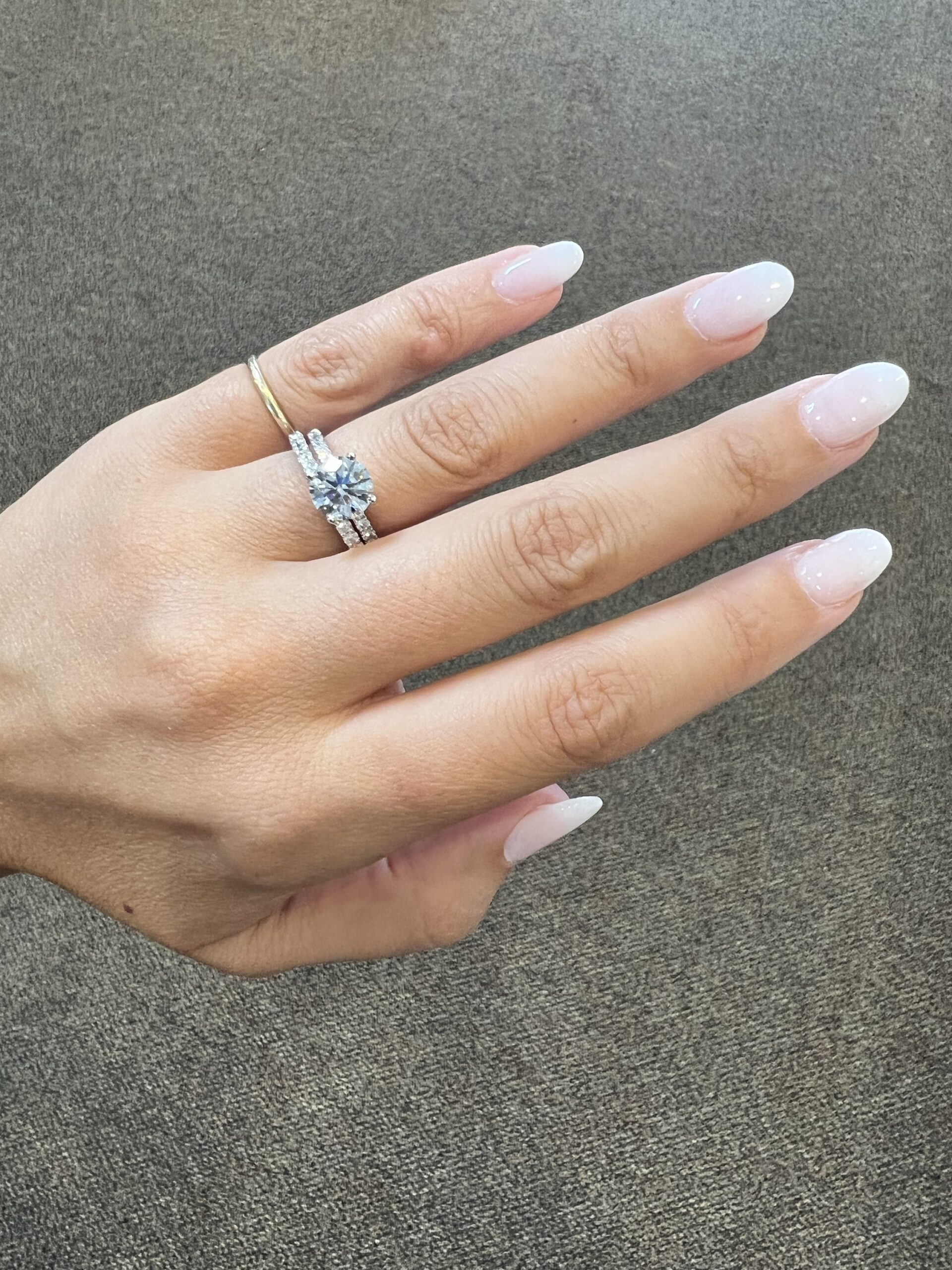 Platinum 15 Stone Genuine .41 Cttw Round Brilliant Cut Diamond Shared Prong Band - Image 19