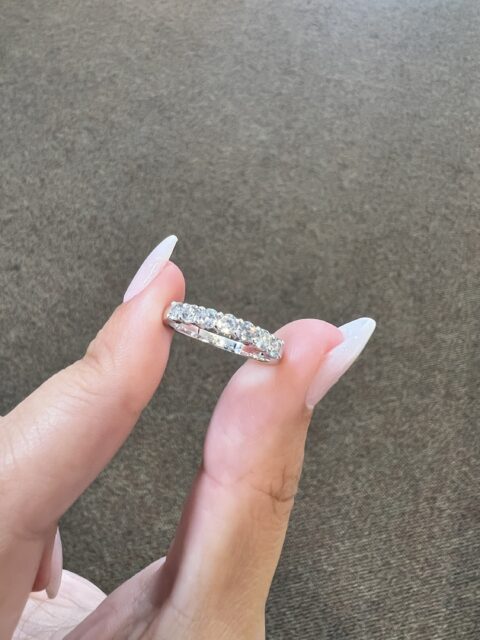 14k White Gold 7 Stone Genuine 1/2 Cttw Round Brilliant Cut Diamond Shared Prong Band