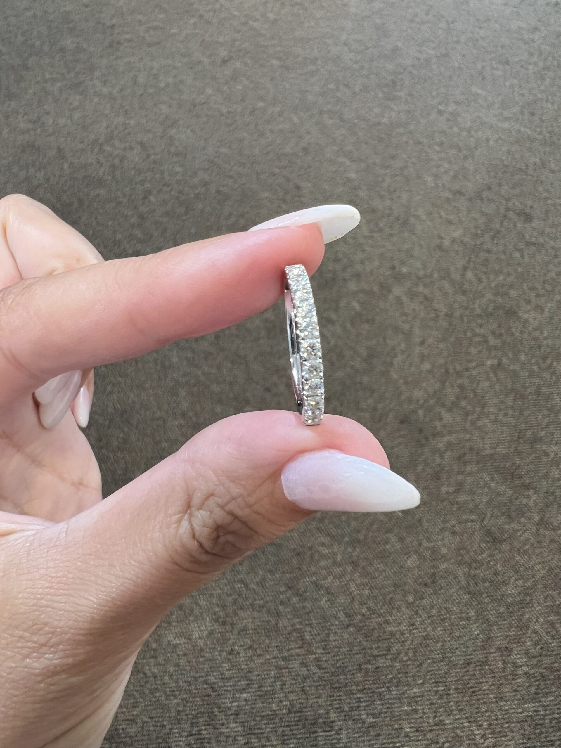 14k White Gold 13 Stone Genuine 1/2 Cttw Round Brilliant Cut Diamond Low-Profile Band - Image 4