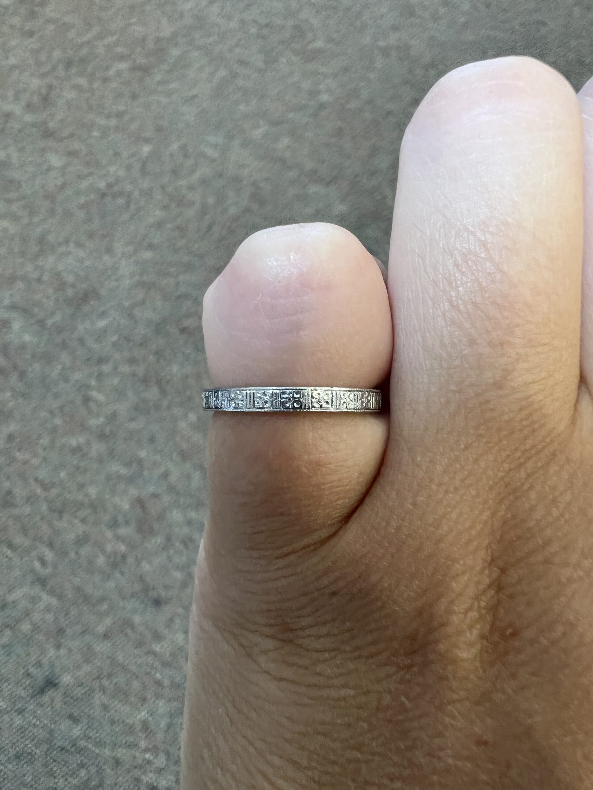 Vintage 18k 2tone Hand-Engraved Wedding Band - Image 12