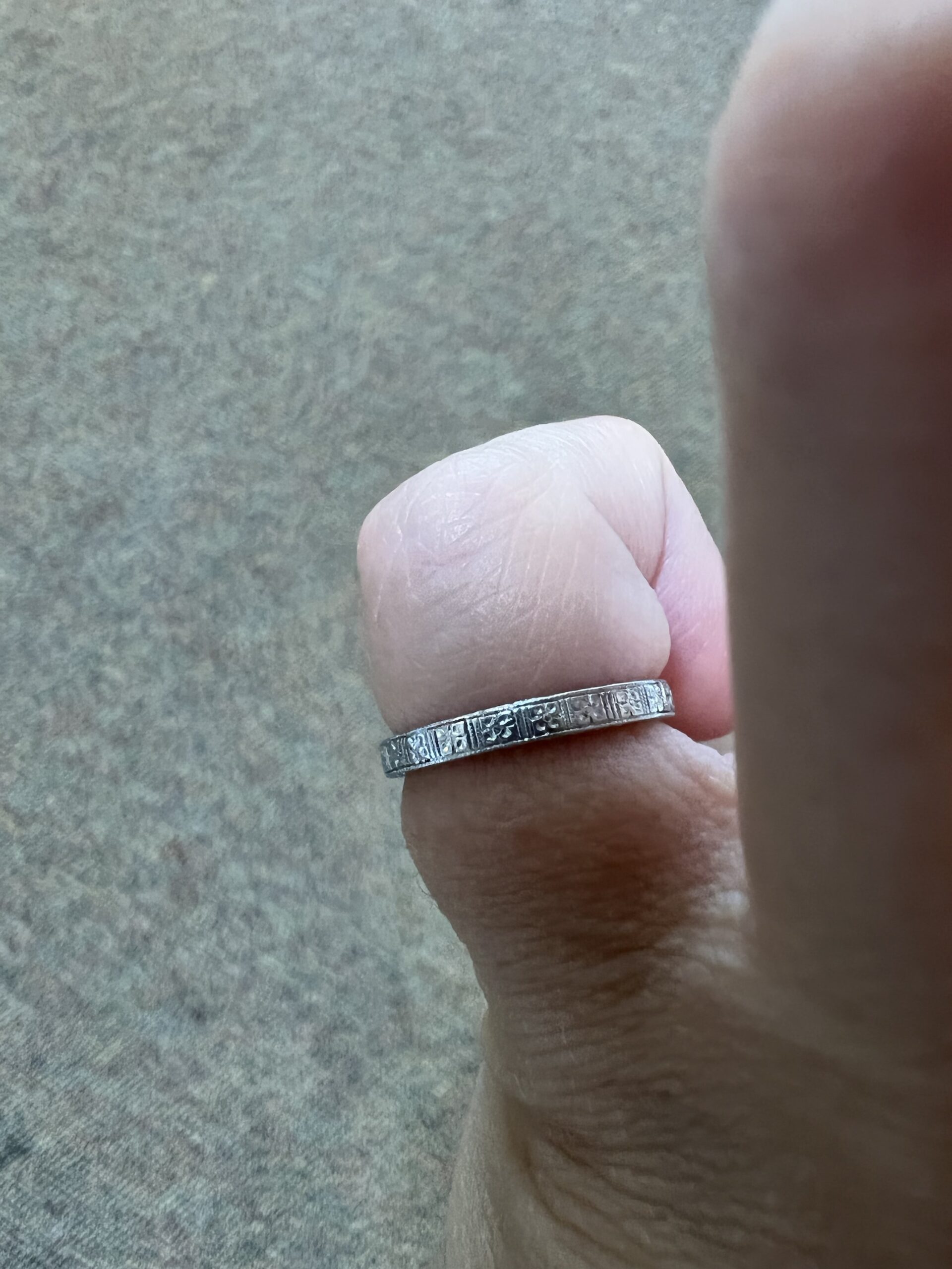 Vintage 18k 2tone Hand-Engraved Wedding Band - Image 14