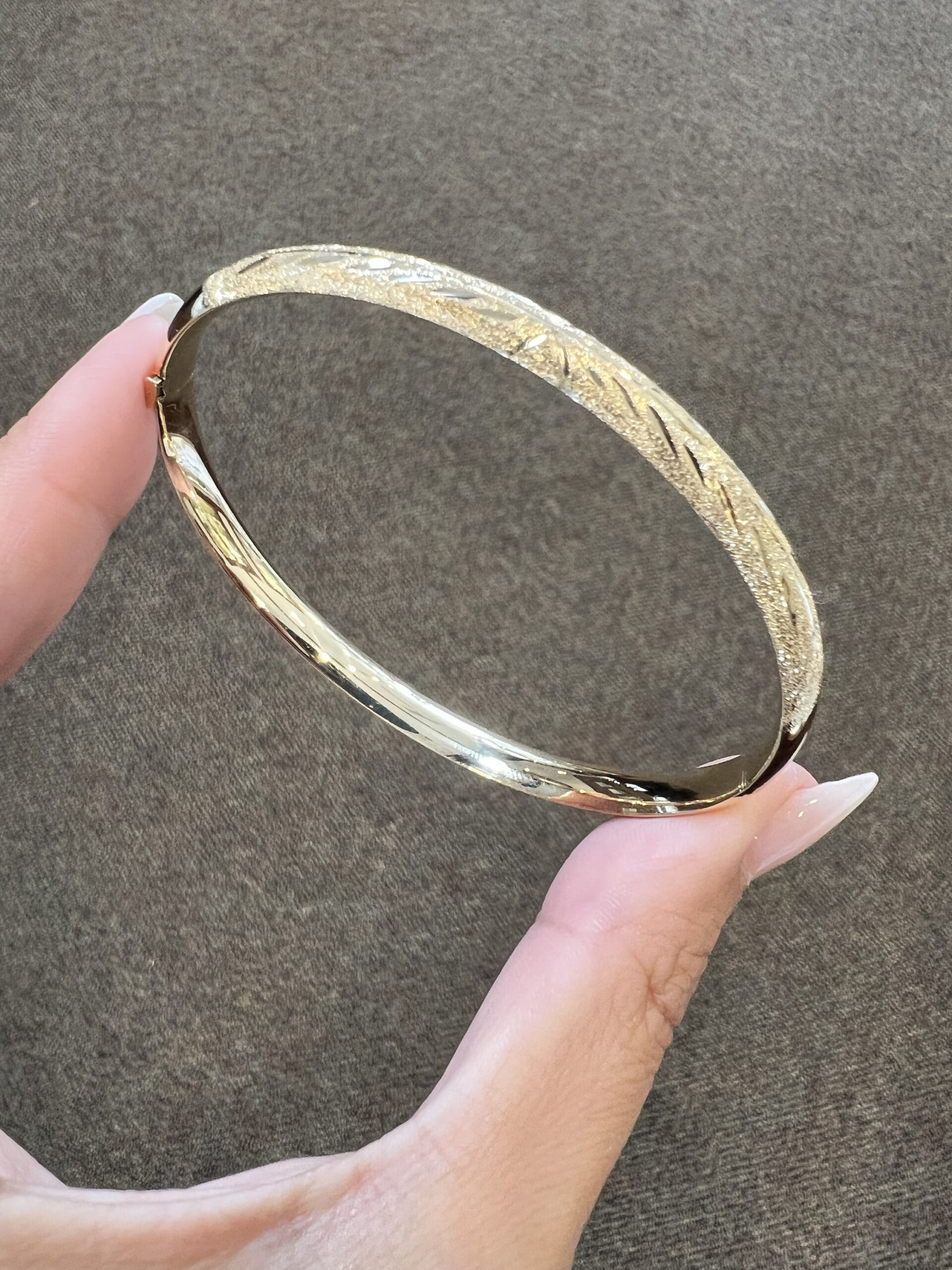 14k Yellow Gold 6 MM Oval Diamond Cut Bangle Bracelet - Image 19