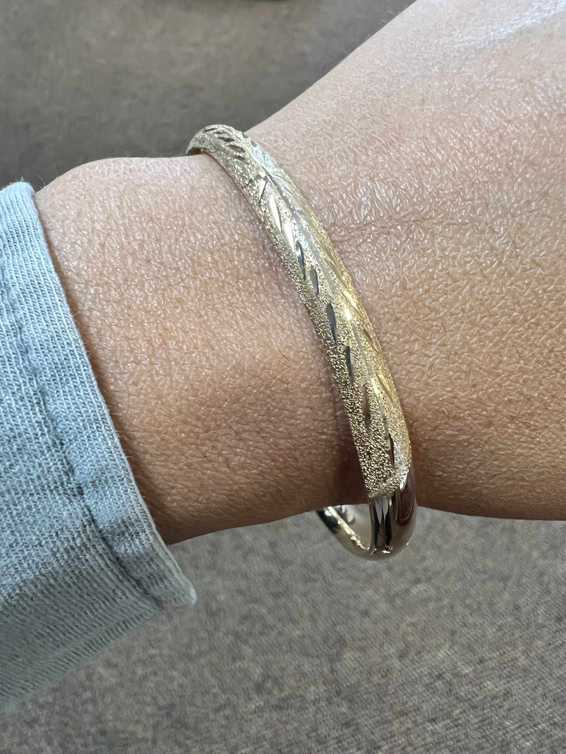 14k Yellow Gold 6 MM Oval Diamond Cut Bangle Bracelet - Image 15