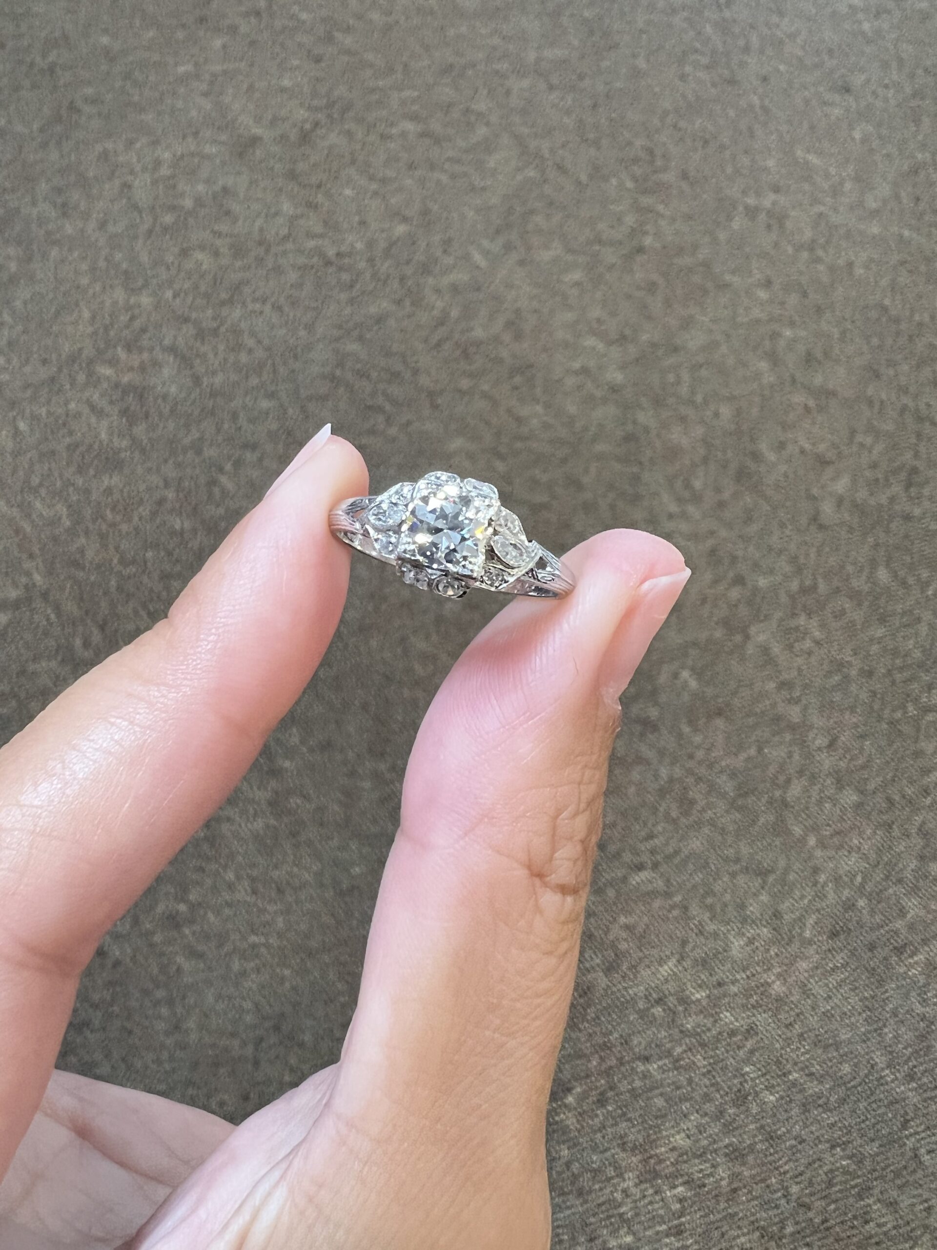 Platinum Antique 1930’s Genuine .80 Cttw Diamond Ring - Image 2