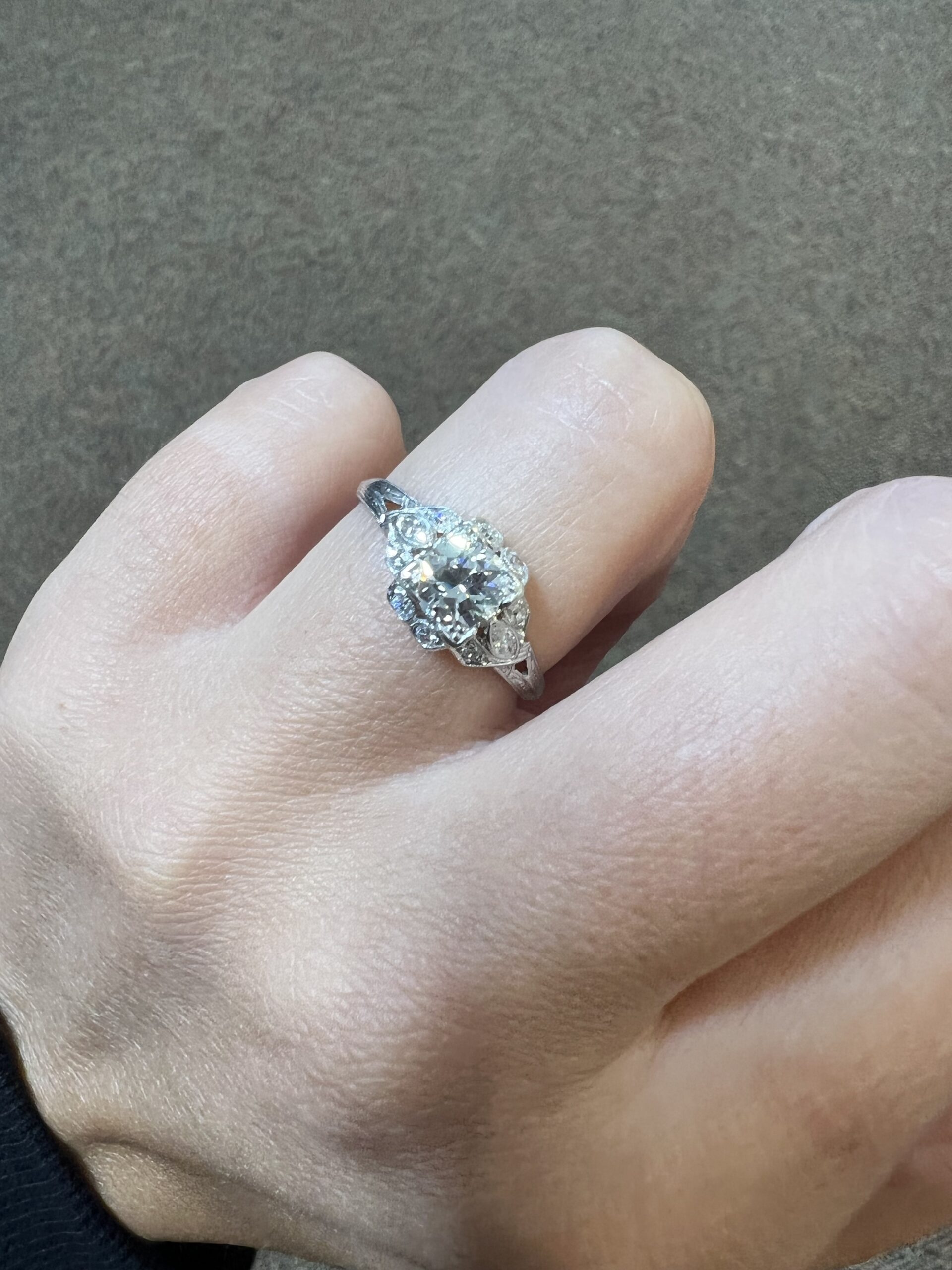 Platinum Antique 1930’s Genuine .80 Cttw Diamond Ring - Image 10