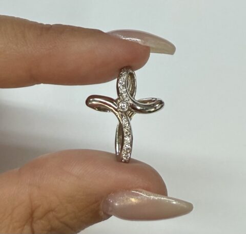 18k White Gold Genuine 1/4 Cttw Round Brilliant Cut Diamond Cross