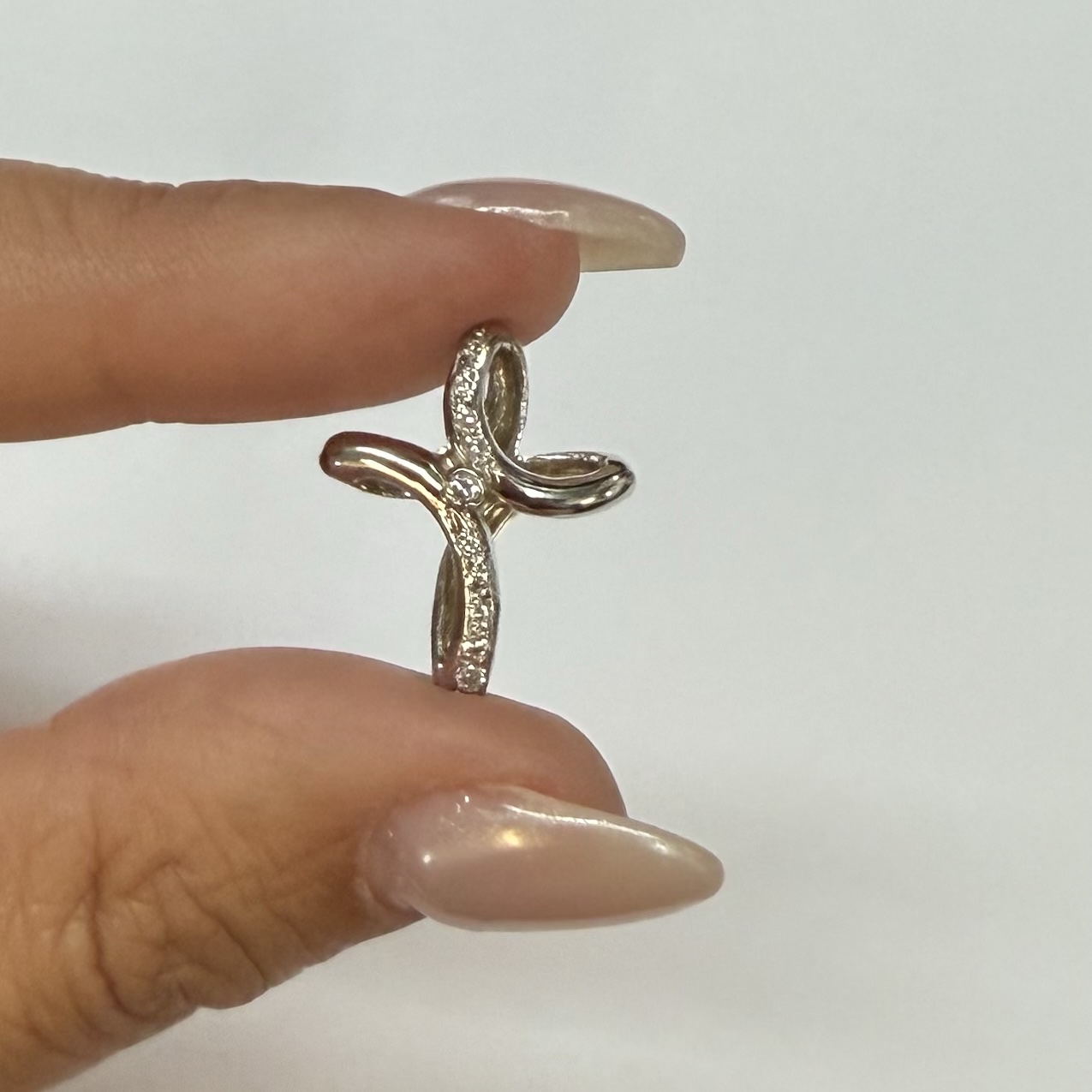 18k White Gold Genuine 1/4 Cttw Round Brilliant Cut Diamond Cross - Image 7