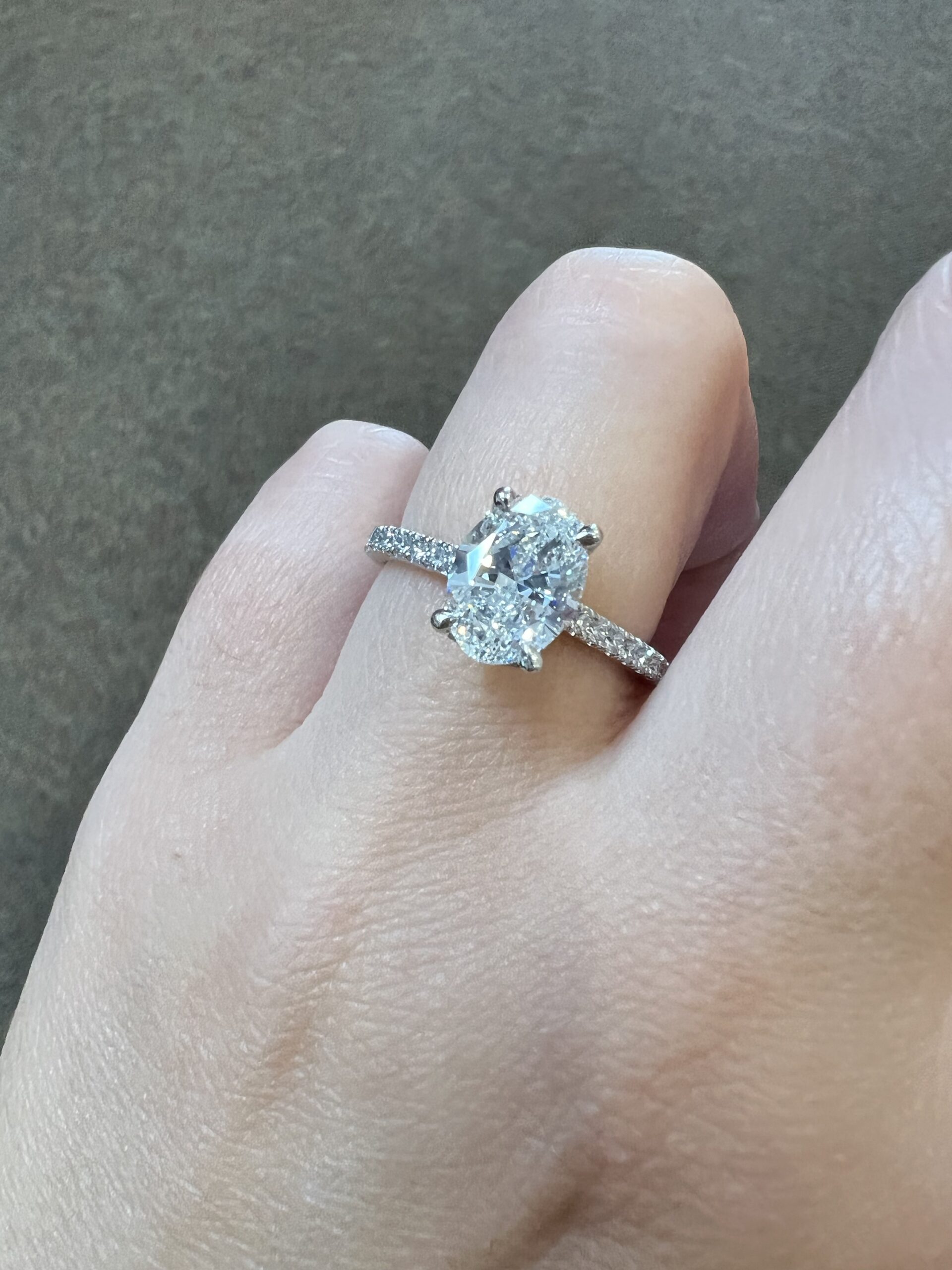 Platinum G.I.A. Certified 1.71 Carat Oval Brilliant Cut Diamond Solitaire - Image 8