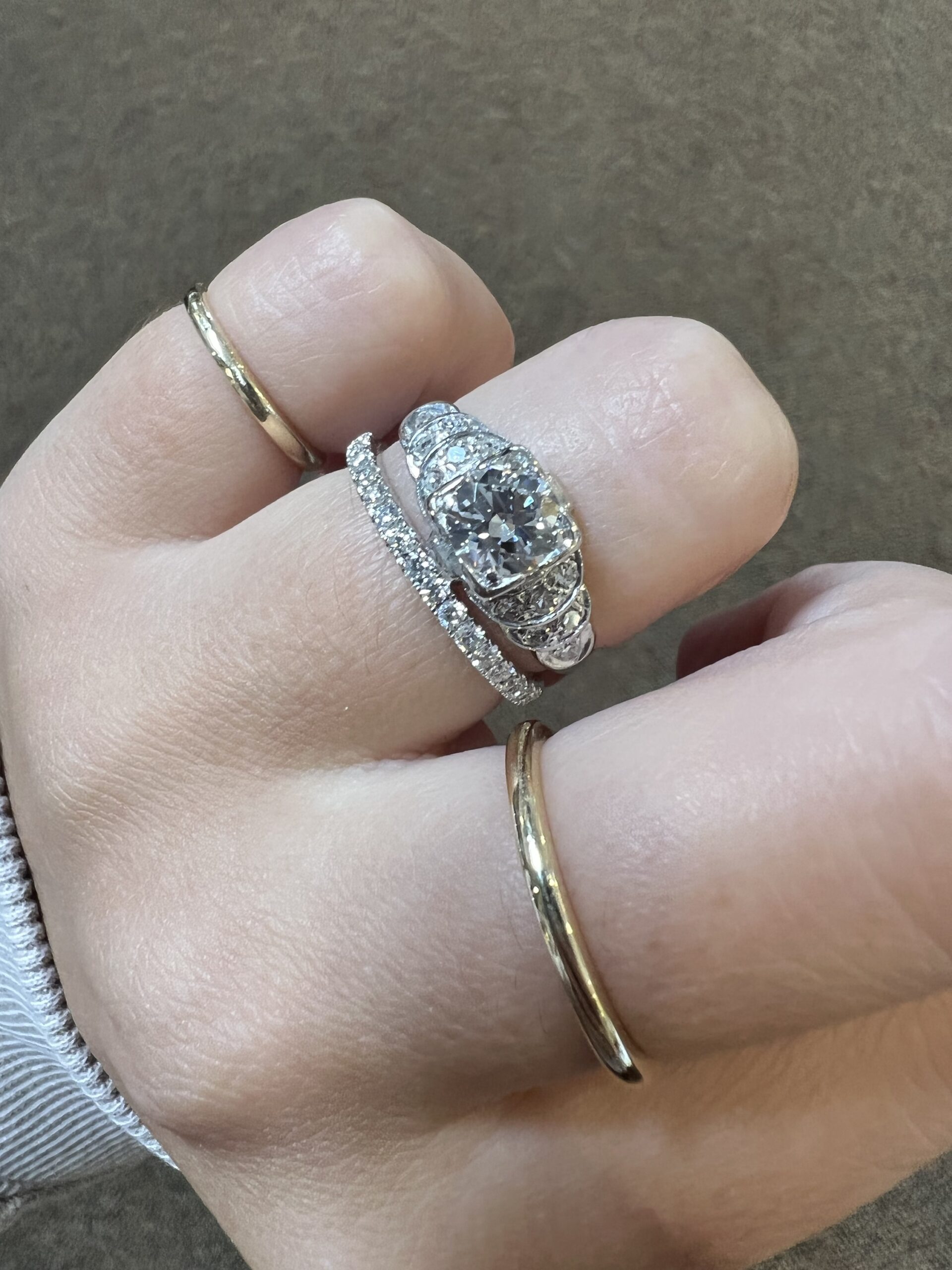 14k White Gold 15 Stone Genuine .25 Cttw Round Brilliant Cut Diamond Band - Image 6